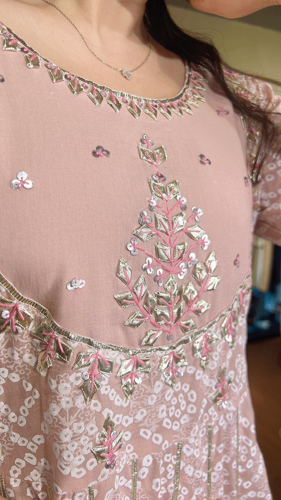 3137 Dusty Pink Emb. OP