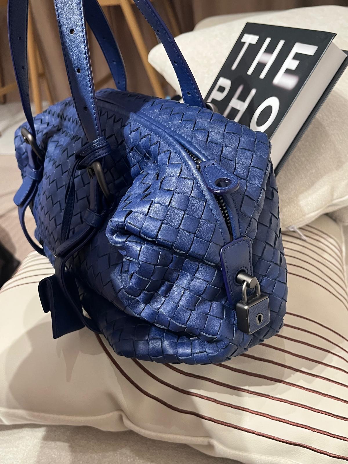 Bottega Veneta Bv shoulder bag 100%Authentic ,98%new ✅Dust bag