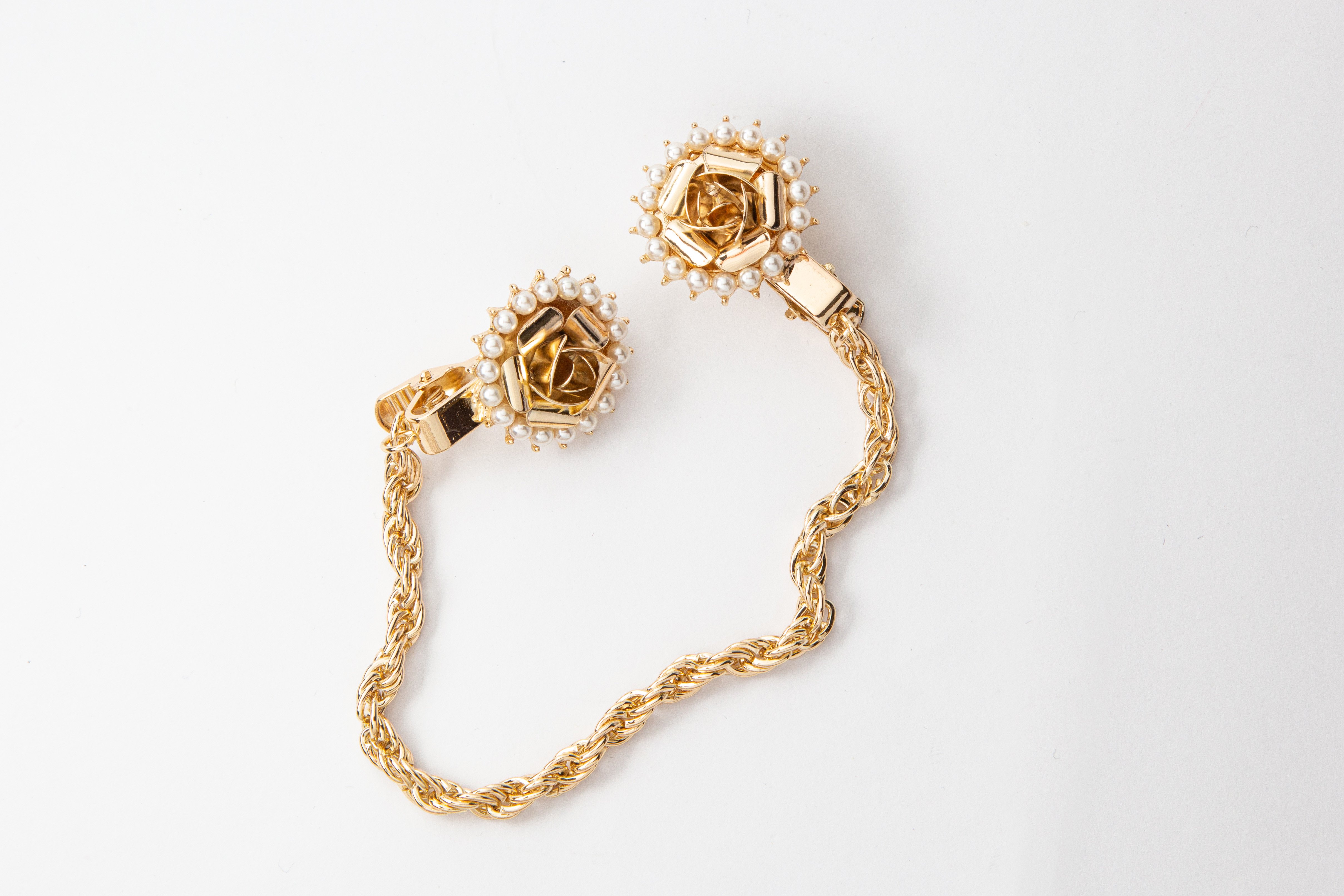 1950s Style Champagne Rose and Faux Pearl Sweater Clip (FM190)