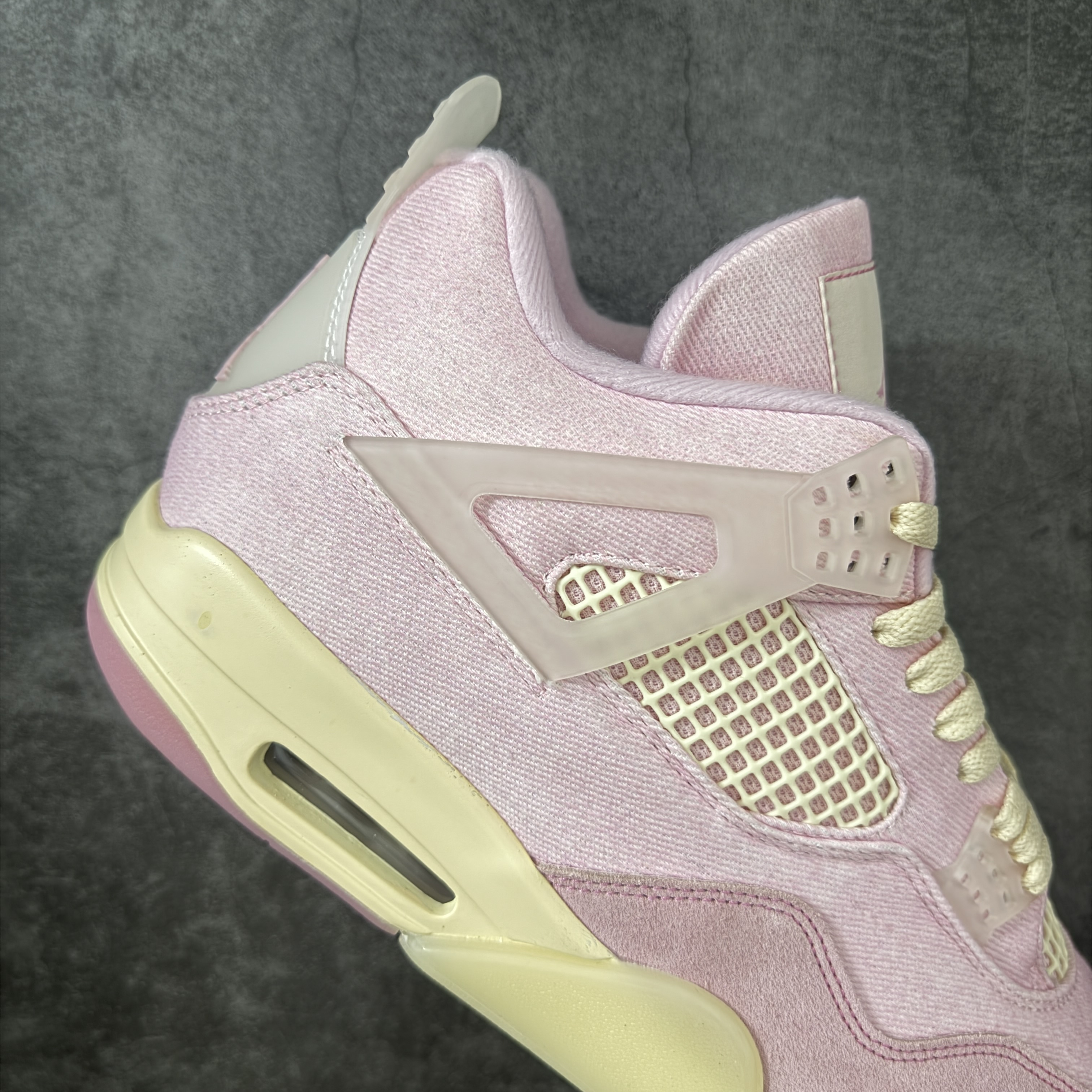 Nike Air Jordan 4 Retro IB6716-600