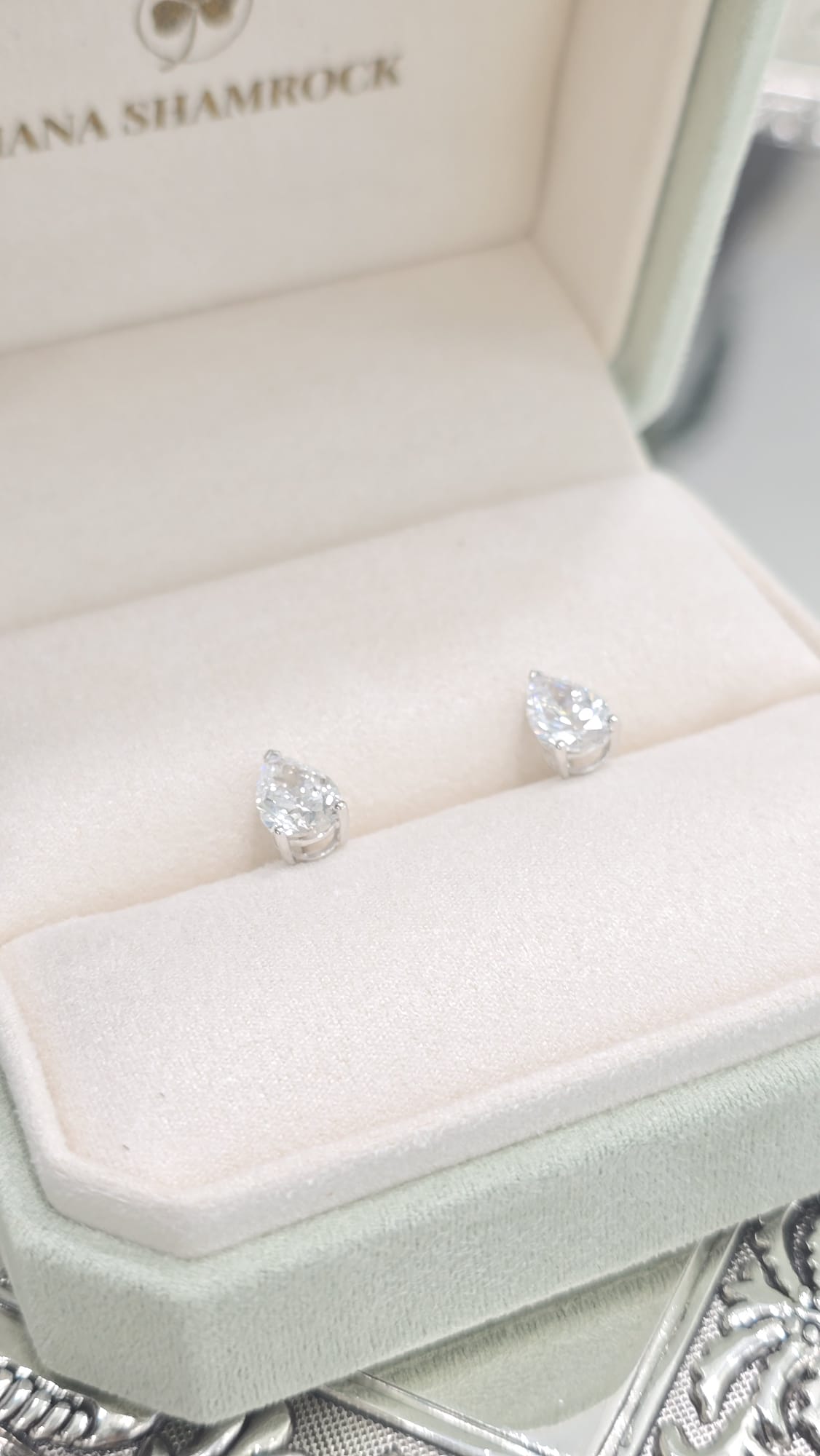 18K白水滴培育鑽石耳釘 D2.0ct/2