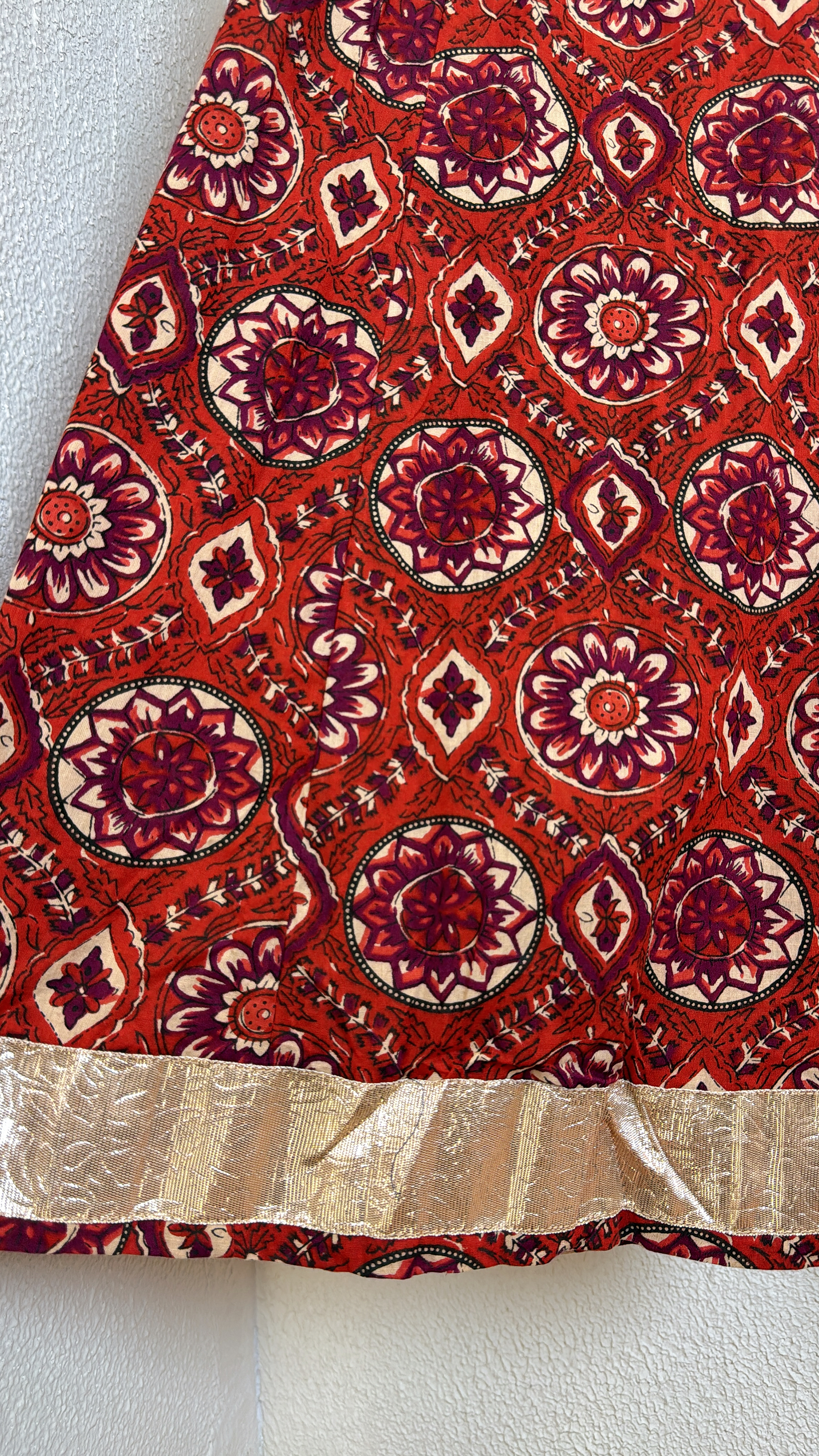 2483 Red Mandala BP Skirt 39.5"