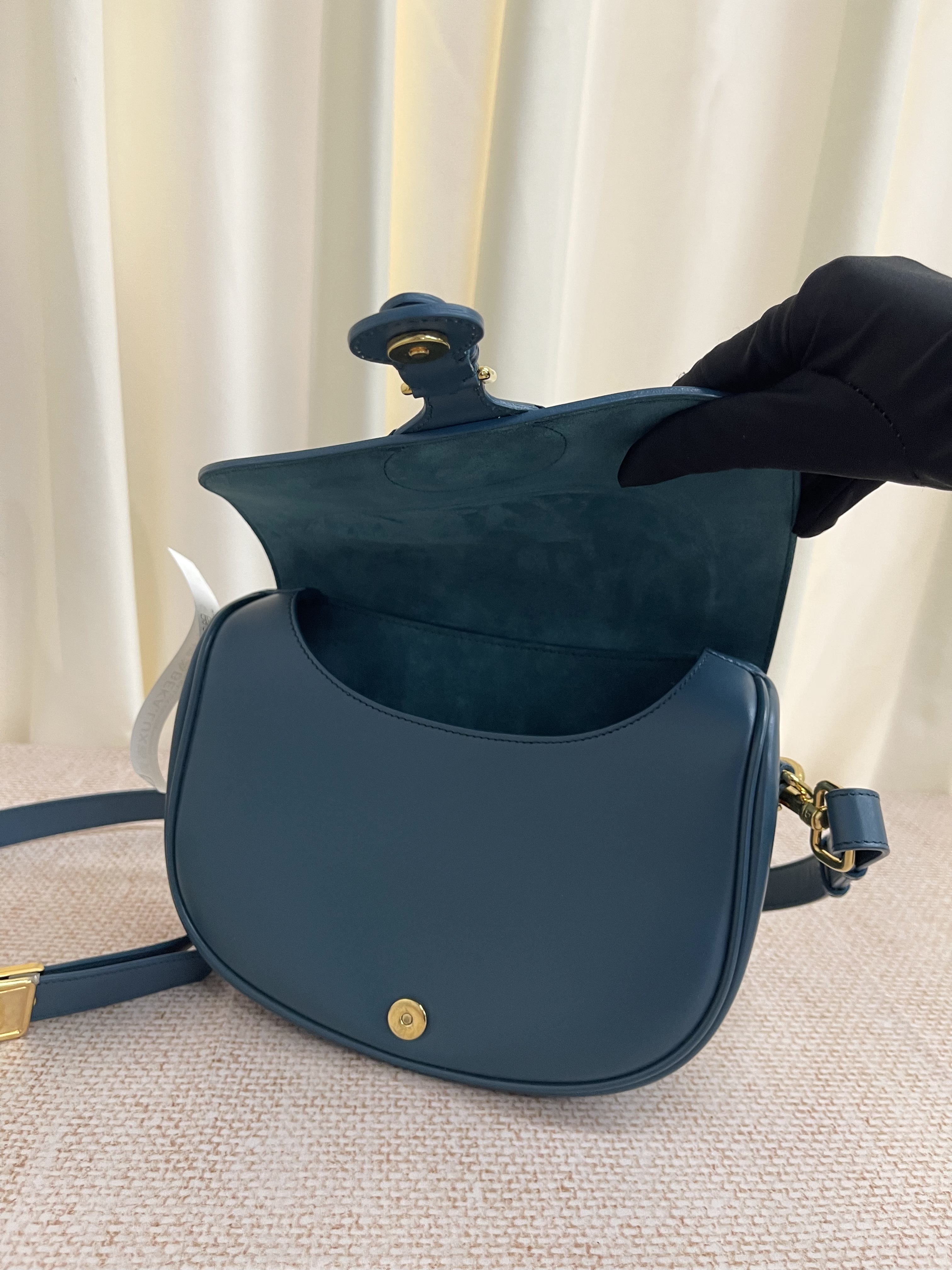 Pre-owned Dior Bobby/ Product Code: 26031705