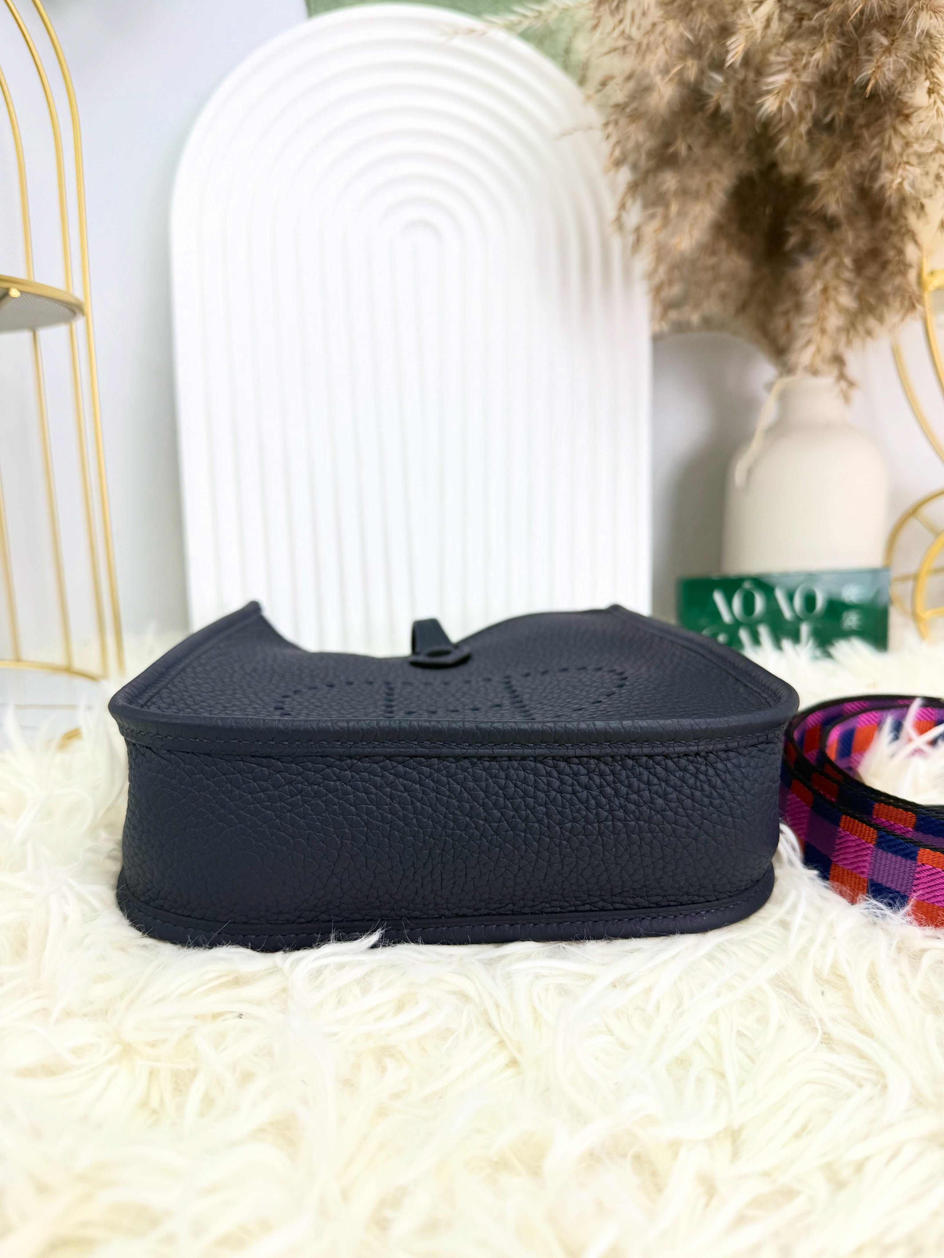 Hermes🛍️閑置品✨ mini e 深藍色 Z stamp💥 有原裝肩帶 有盒 有塵袋x2