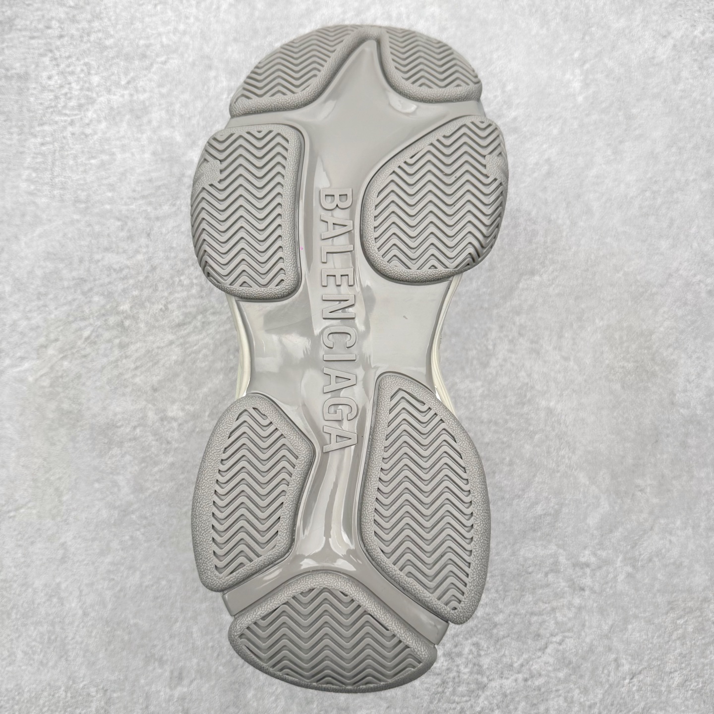 Balenciaga Triple S.2 Gradient 