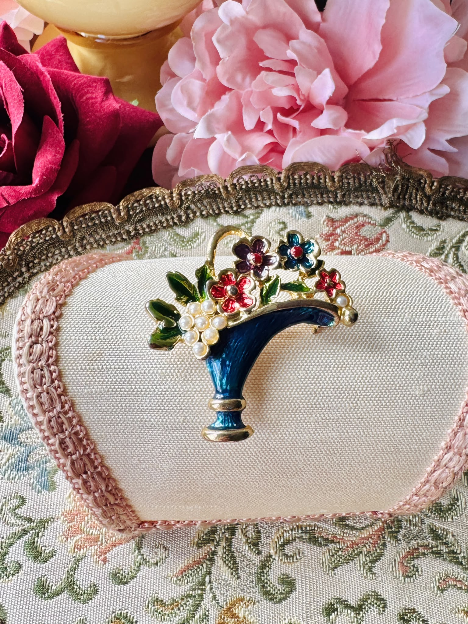 Vintage Enamel Flower Basket Brooch (MT2625-1)