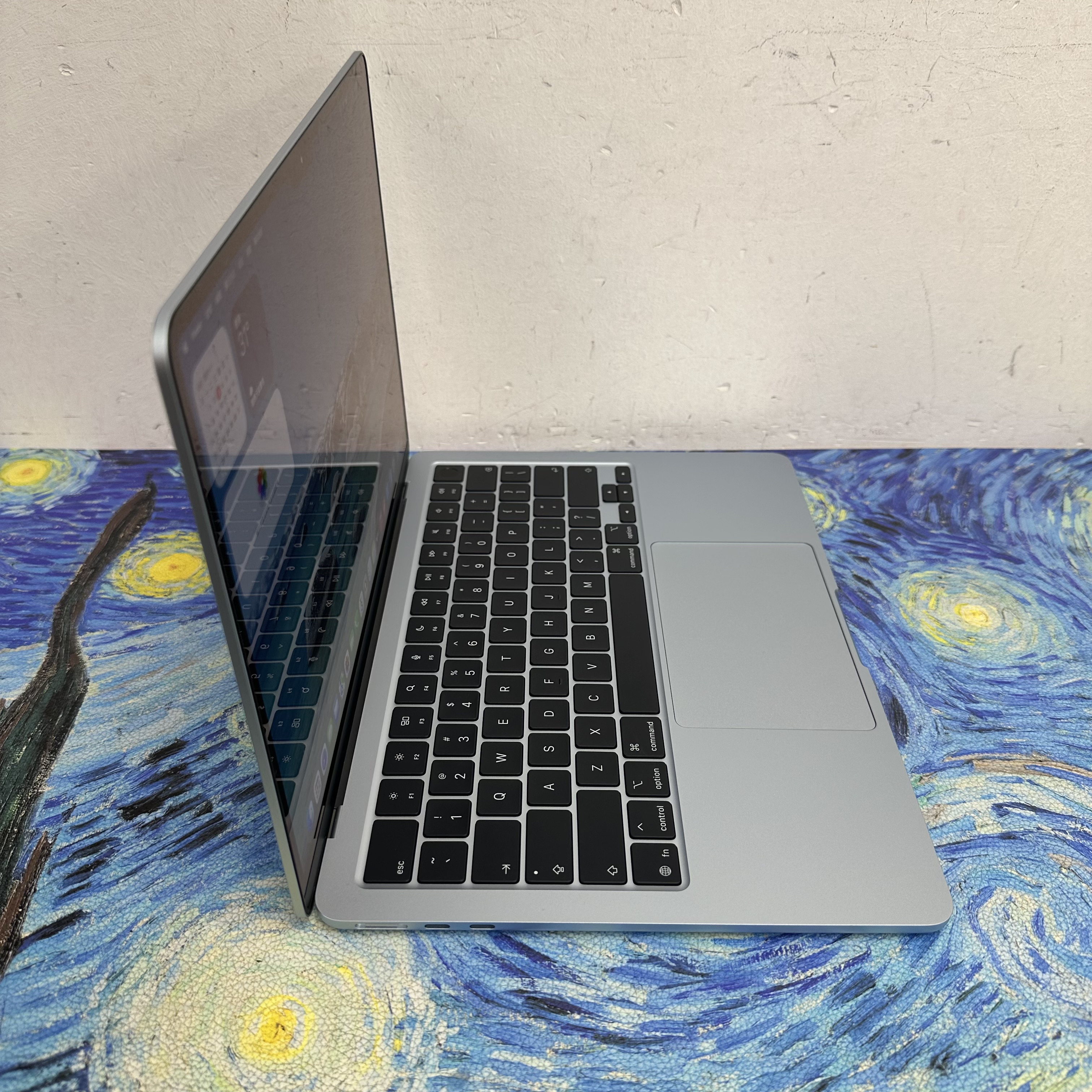 #5932 APPLE  MacBook Air M5 2026 M5 CPU/ 16GB Ram/1TB SSD/10核心GPU/Liquid Retina Mon/13吋/天藍色/Gaming Laptop / Notebook / 超強續航能力/ 原廠保養/ 文書機 / 畫圖 / 剪片 / Movie / Netflix / 香港行貨✨/ Apple Care+