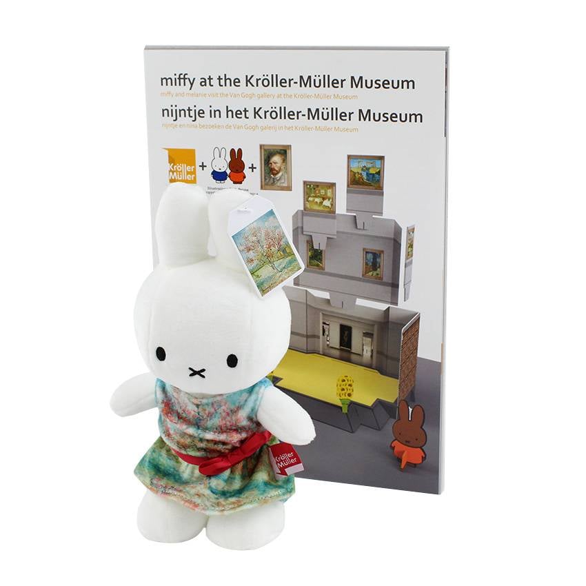 救救3小兔B行動 [日本直送] 東京美術館限定 生肖 Miffy Peach Tree Dress公仔 last two