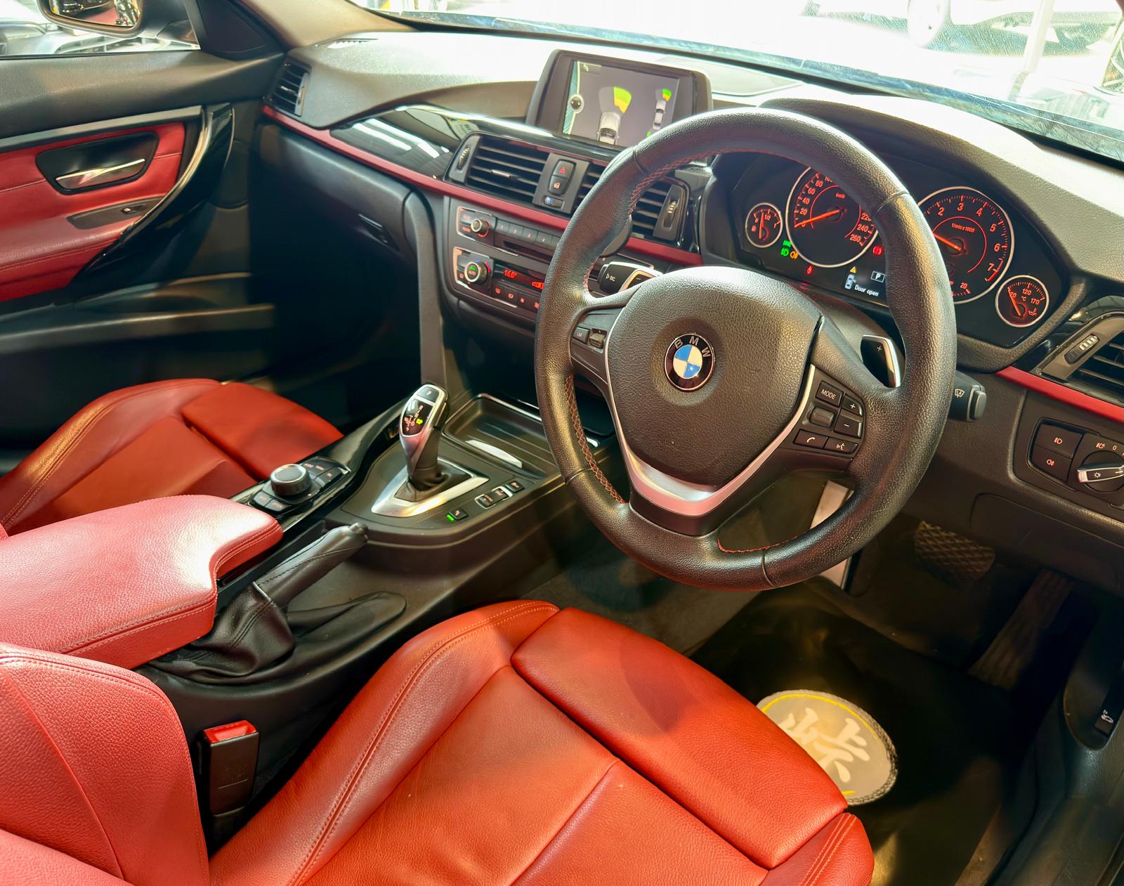 B.M.W. 328i Saloon Sport (F30) 2012
