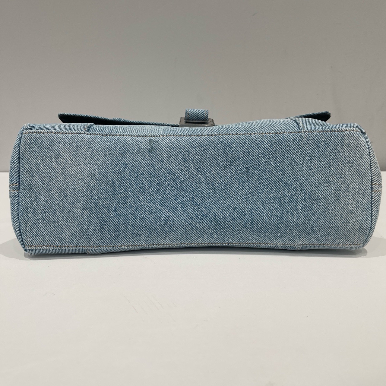 【預訂貨品】Balenciaga 牛仔丹寧腋下包