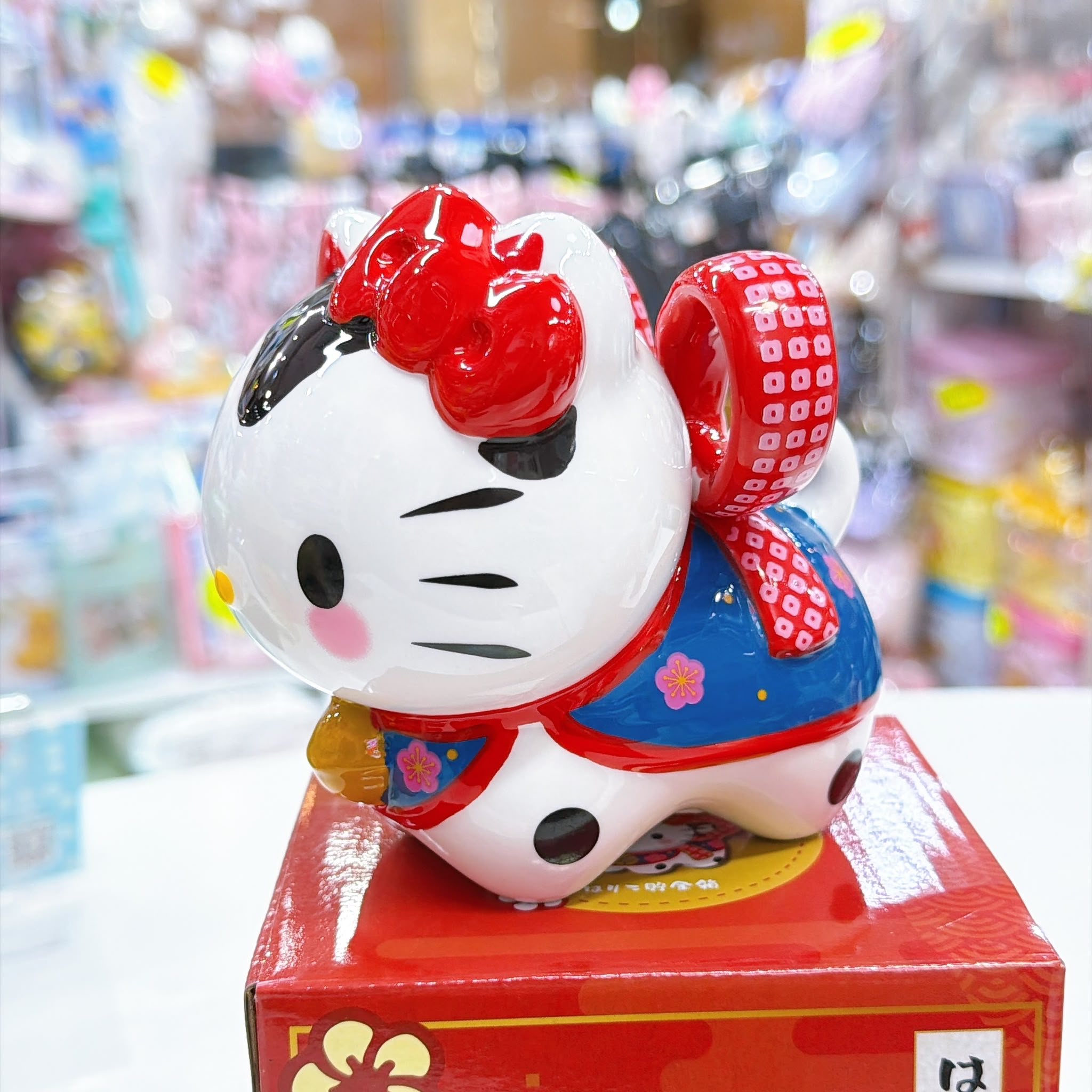日本Hello Kitty招財貓陶瓷錢罌