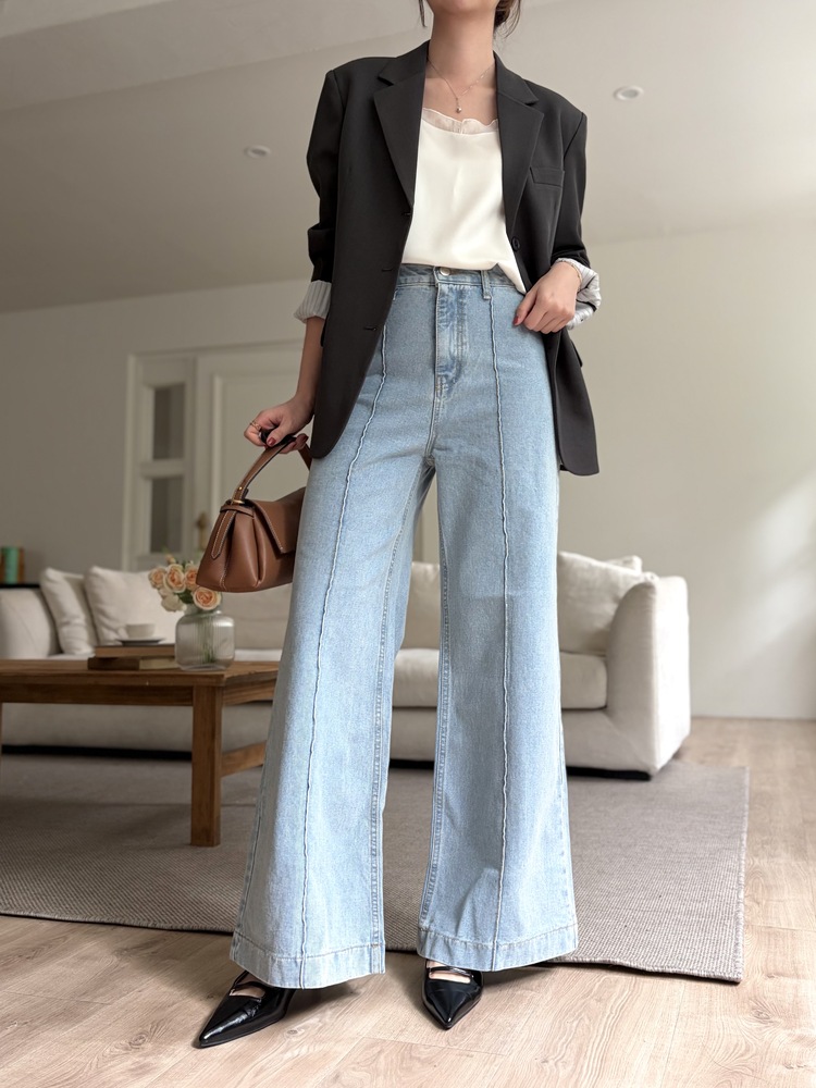 The Seamline Wide-Leg Jeans