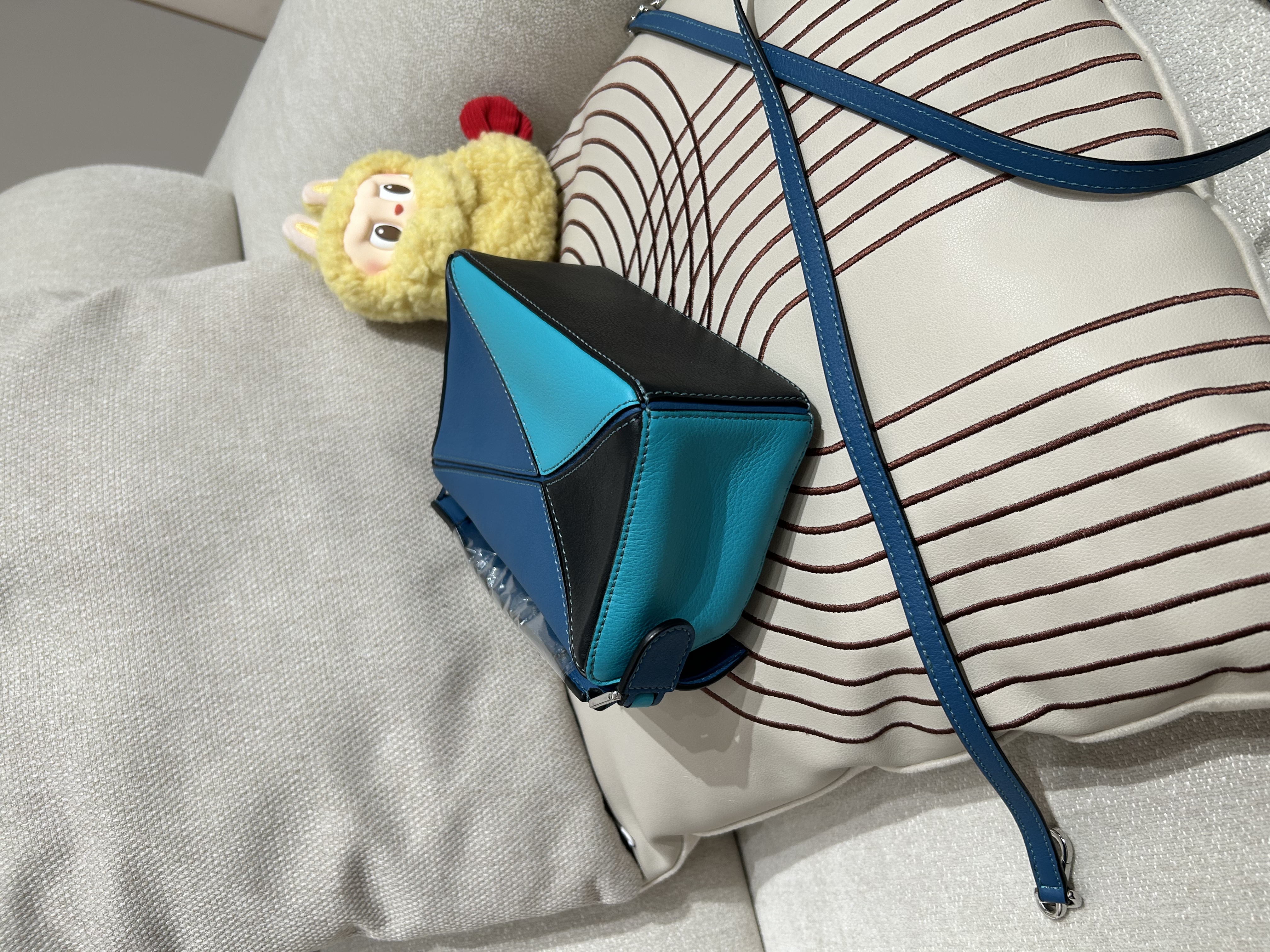 Loewe mini puzzle calfskin  100%Authentic,98%new ✅tap booklet✅dust bag 