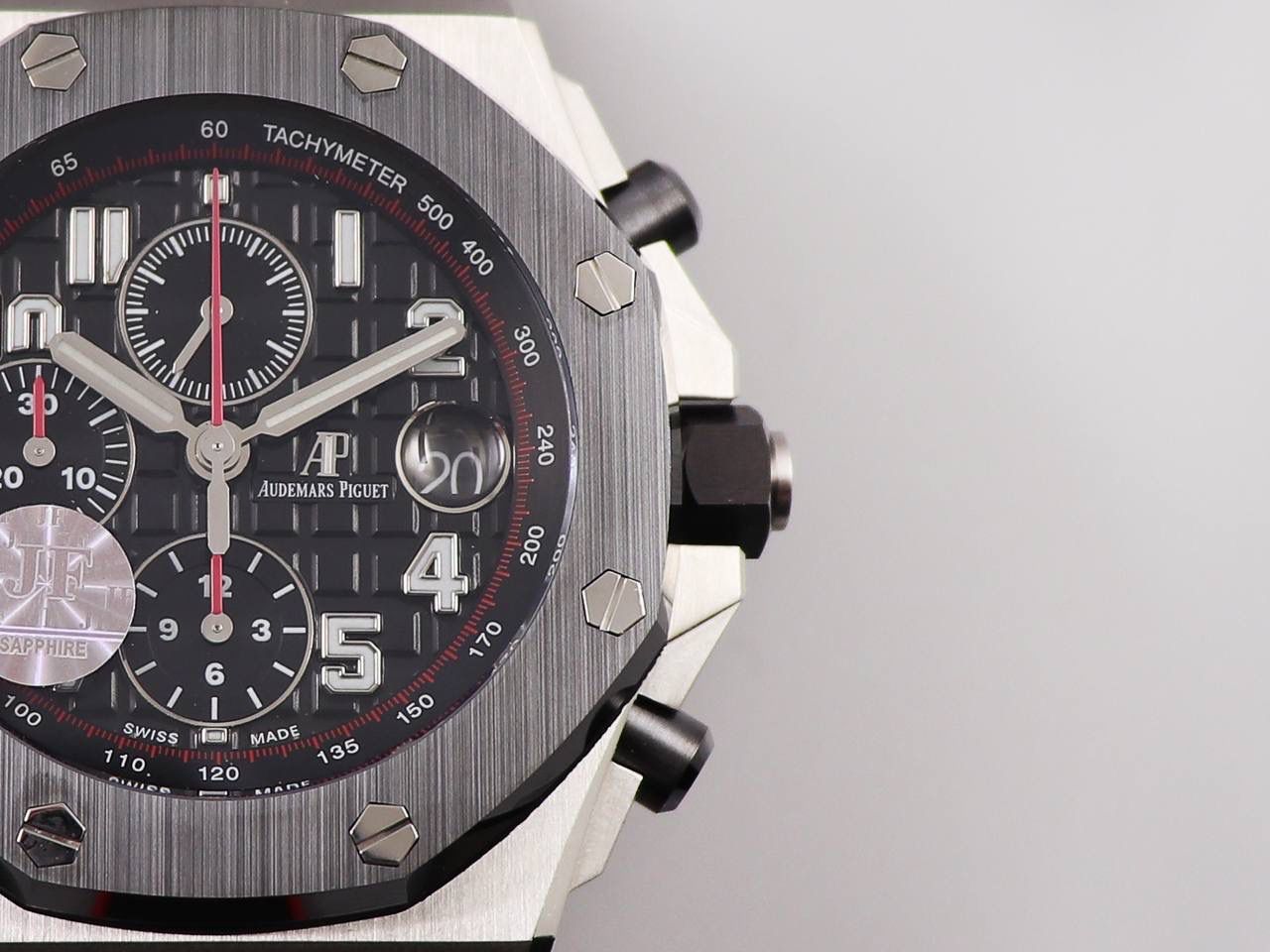 A P26470黑骑士钢壳陶瓷圈新品.直径42毫米！陶瓷把头陶瓷按的，搭载订制版12H计时3126机芯，特制的顶级黑红橡胶带。最强版26470系列🔥💯