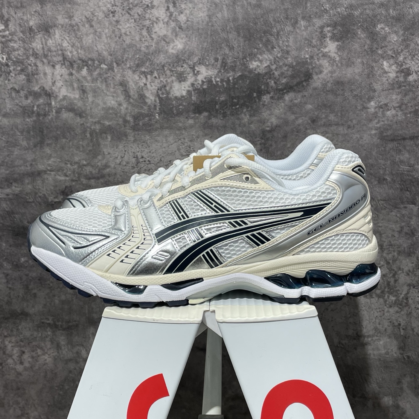 Asics Gel-Kayano 14 