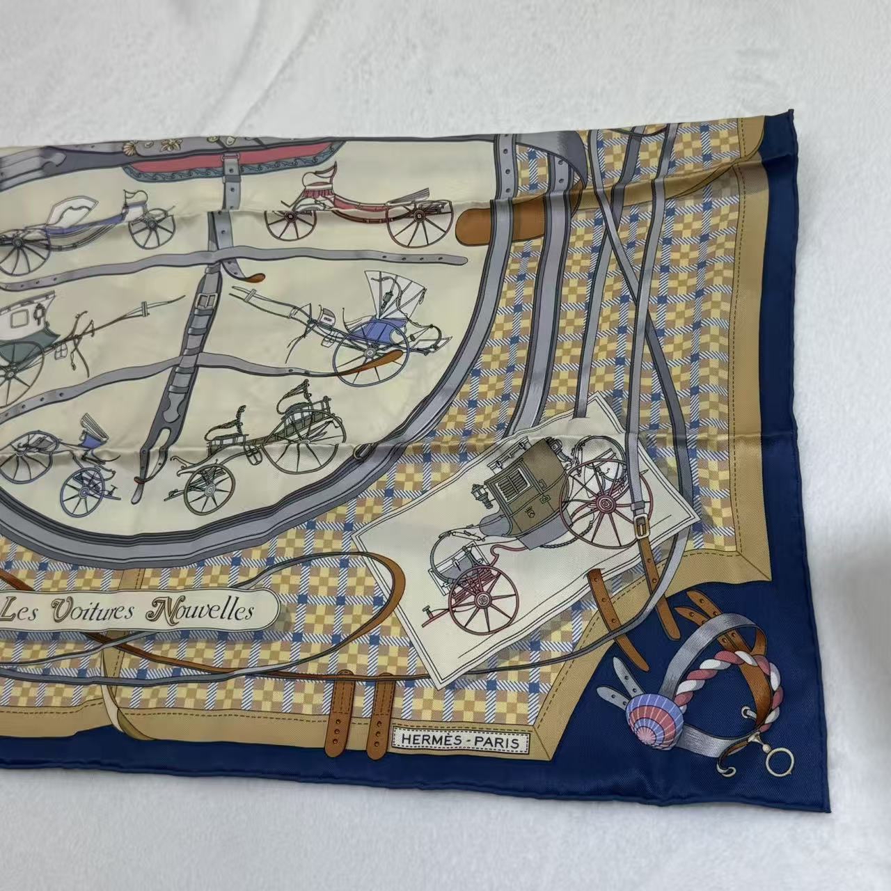 Hermès Les Voitures Nouvelles 70 方巾藍色