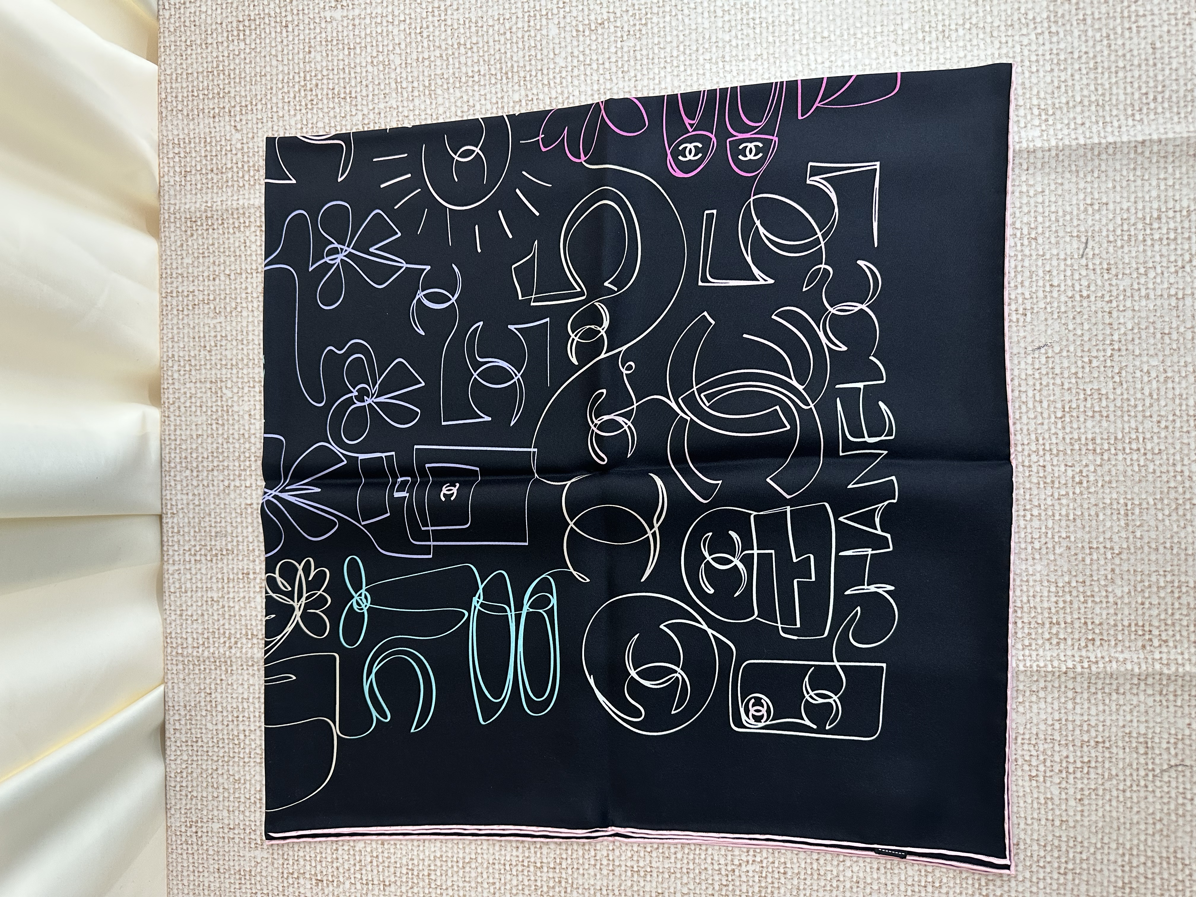 Pre-owned Chanel scarf / Product Code: 26053102