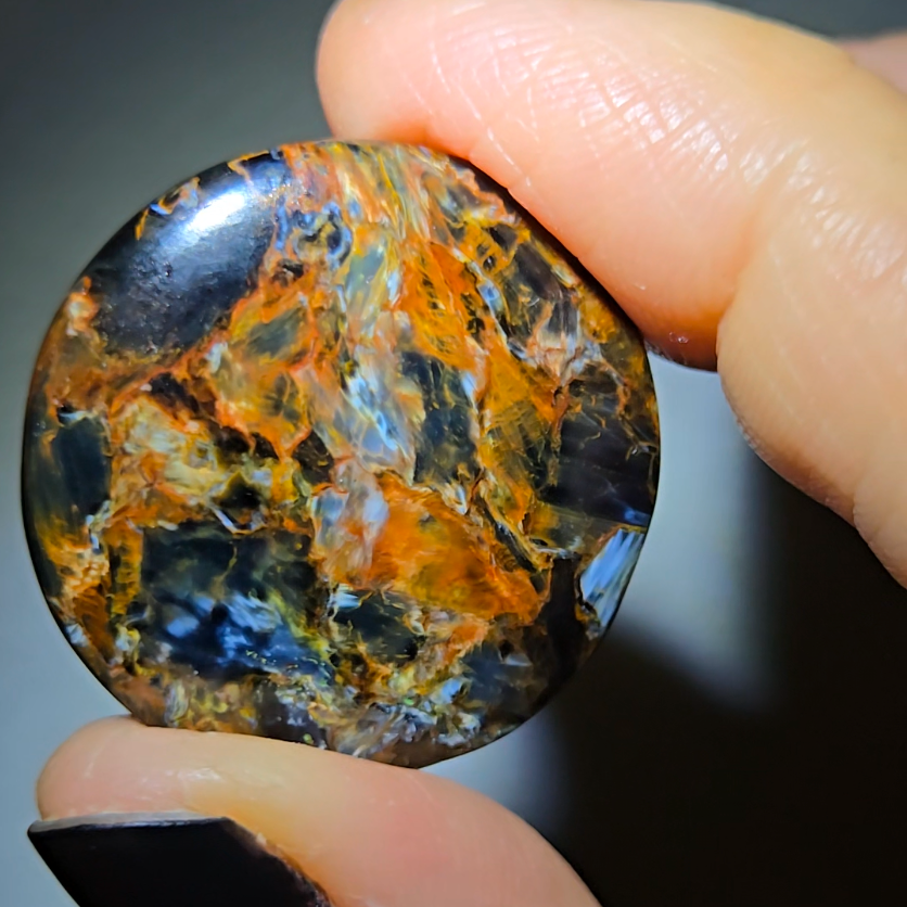 Blue and gold pietersite cabochon from Namibia - PT33