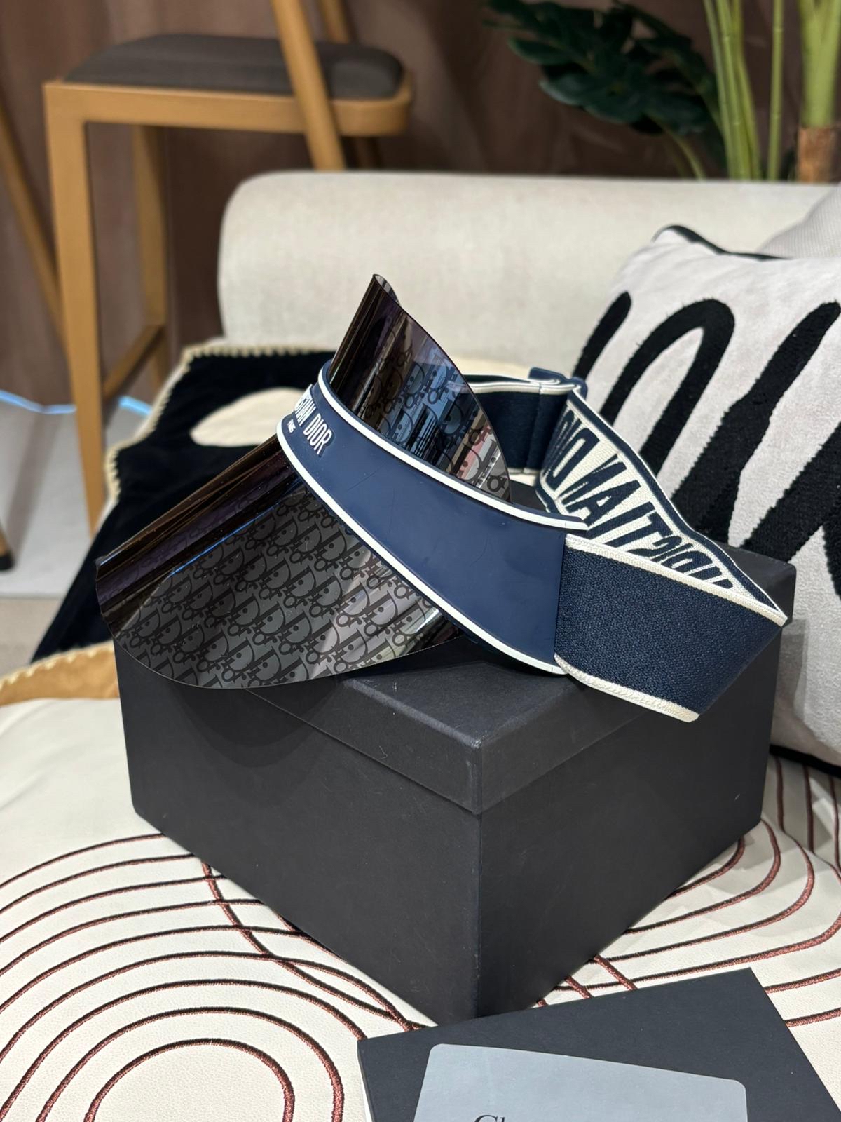 Dior Club V1U 摭陽帽 Navy 100%Authentic, 95%New ✅Box