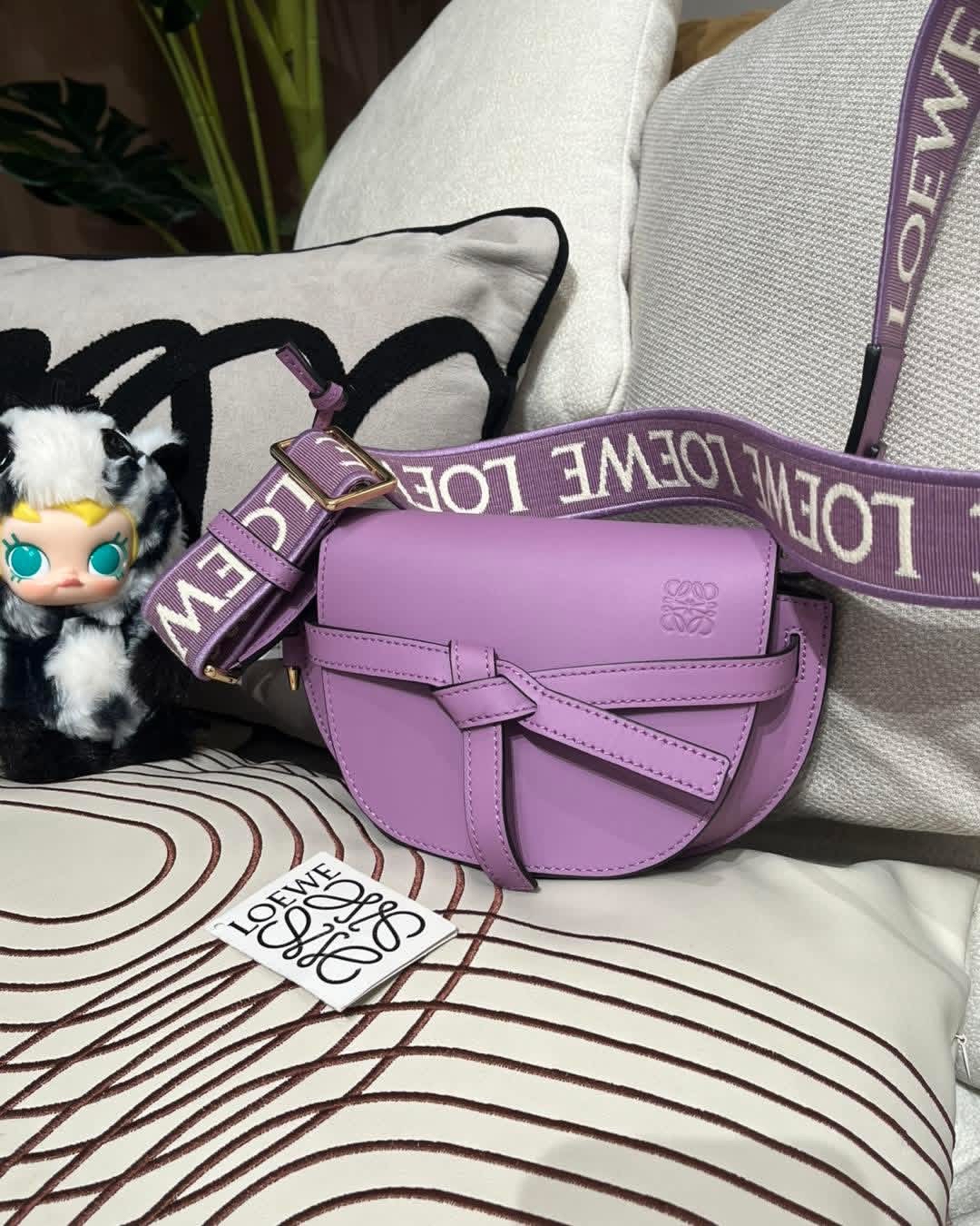 Loewe gate mini calfskin, 100%Authentic ,99%new ✅Dust bag