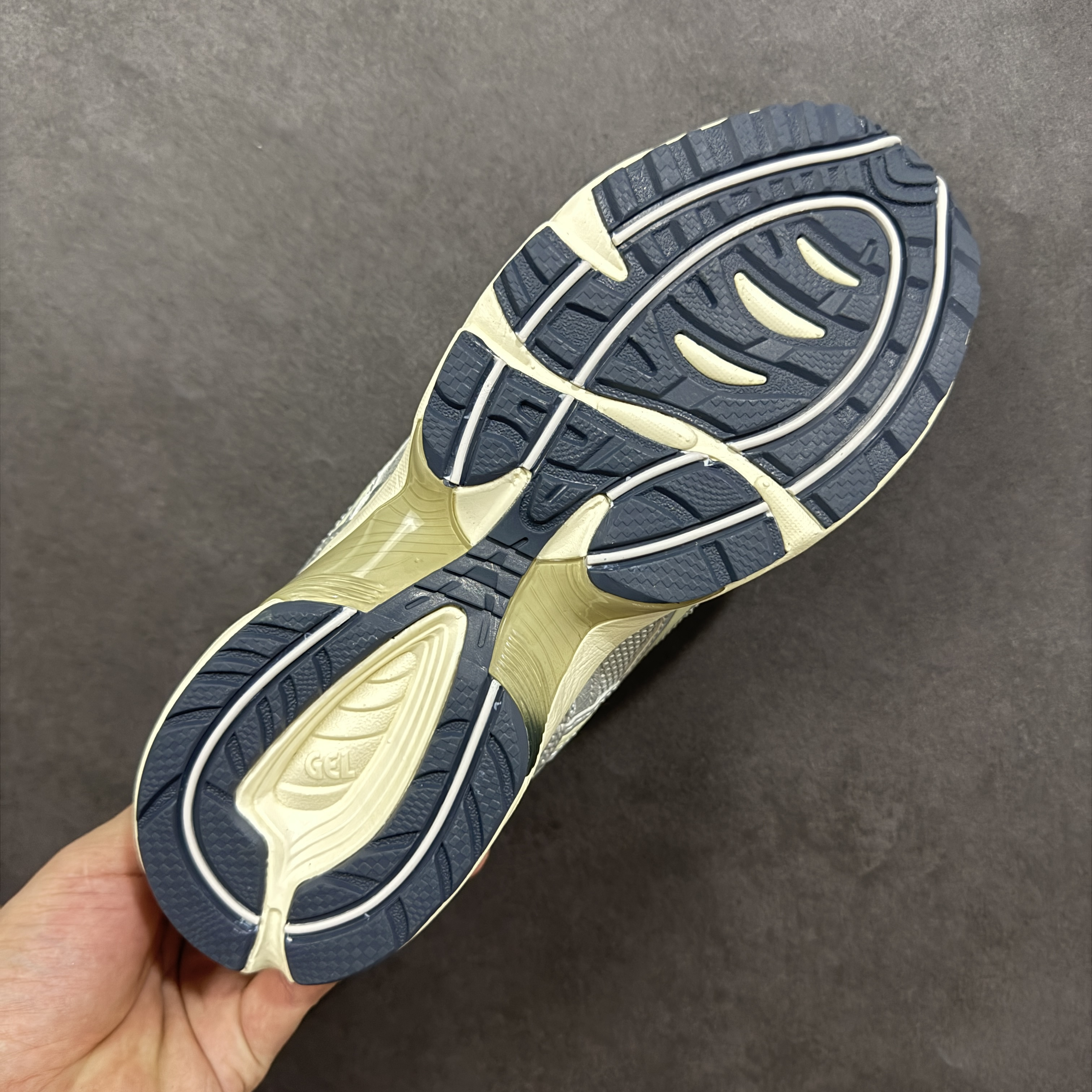 Asics GEL-1090 1203A241-020