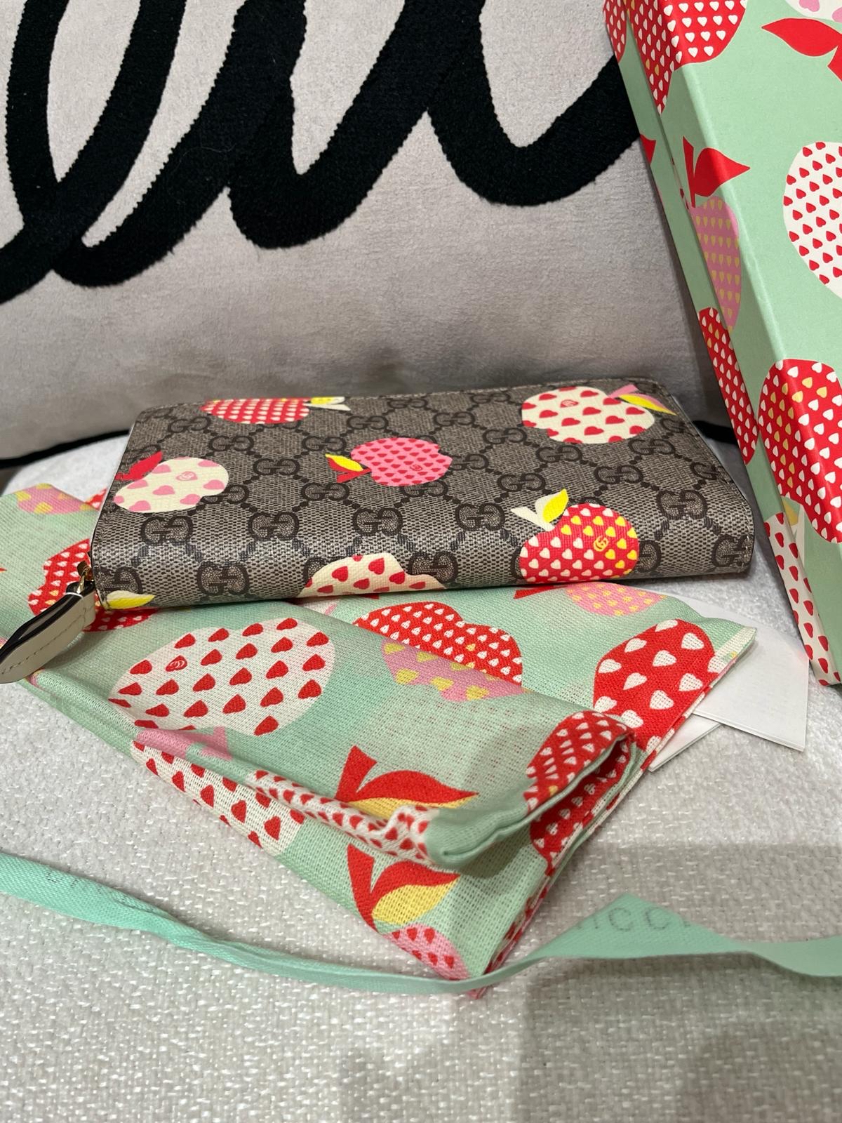 全新 Gucci Long Wallet 663924 Apple Print GG Supreme Beige 100%Authentic, 全新未使用品 ✅dust bag ✅booklet✅box