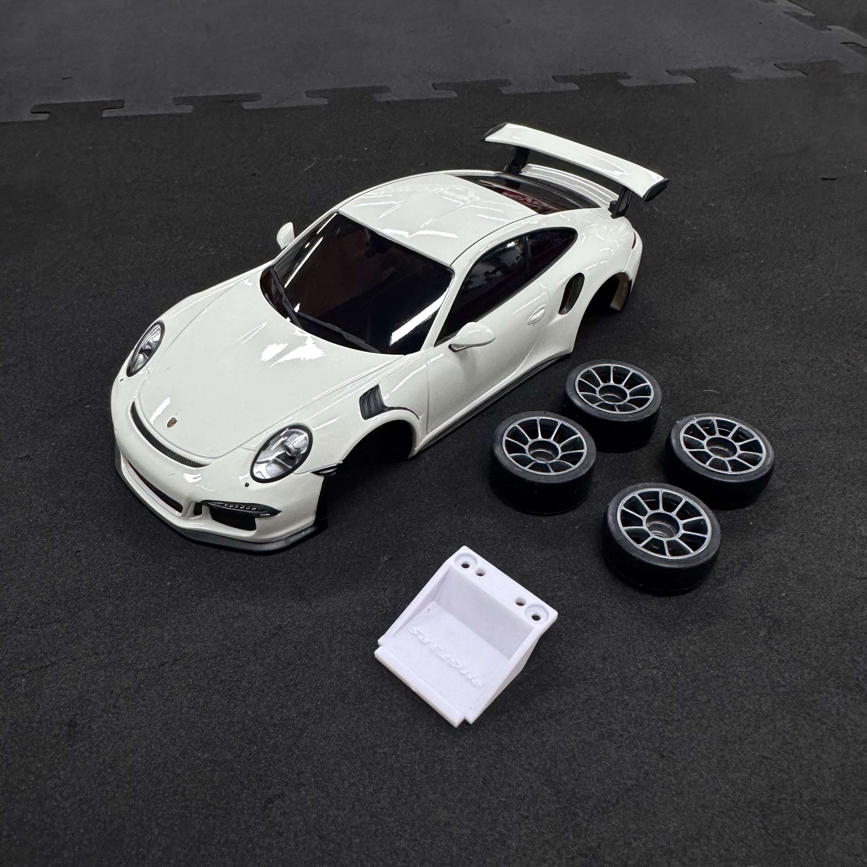Porsche 911 GT3 RS White