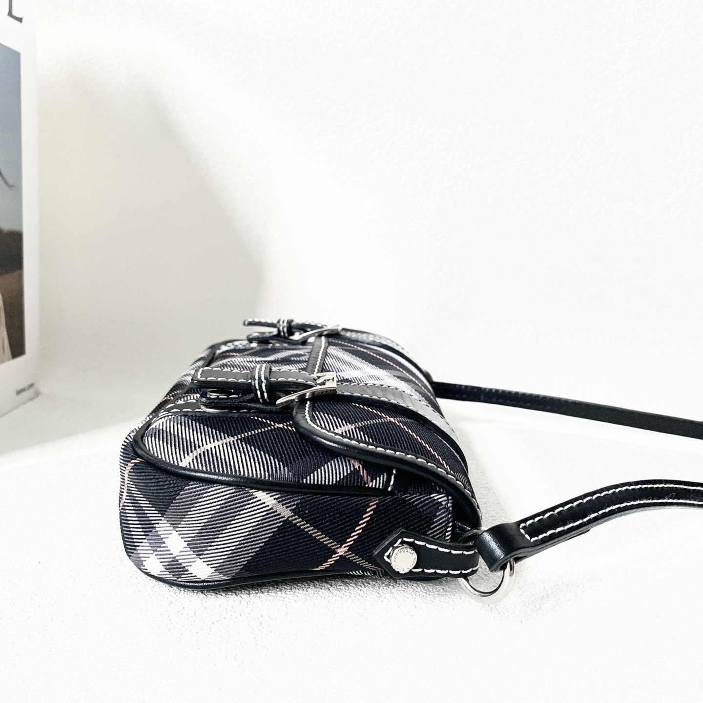 【預訂貨品】Burberry黑白格紋法棍包