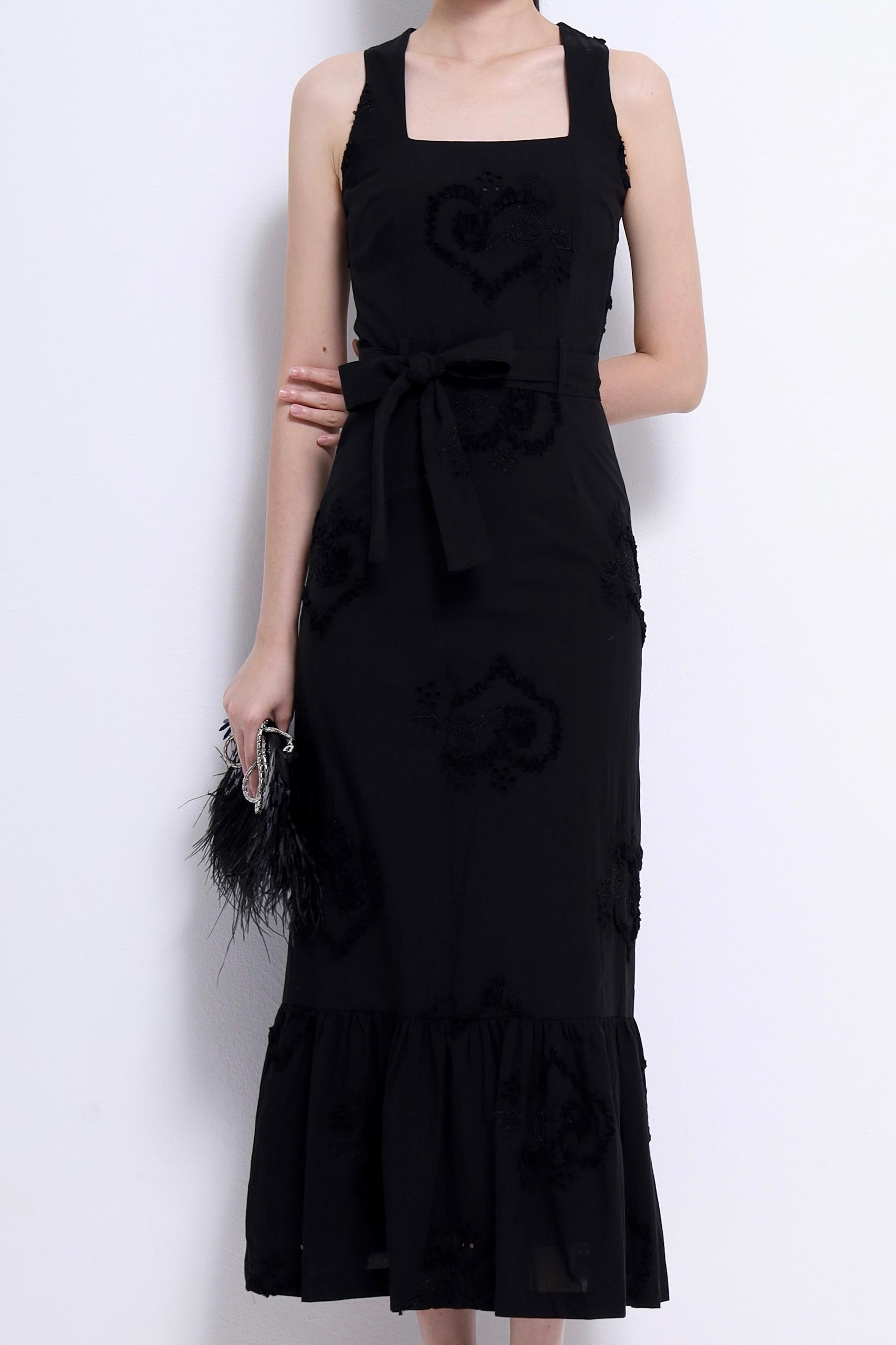 CD2146 EMBD CUTOUT LACE DRESS