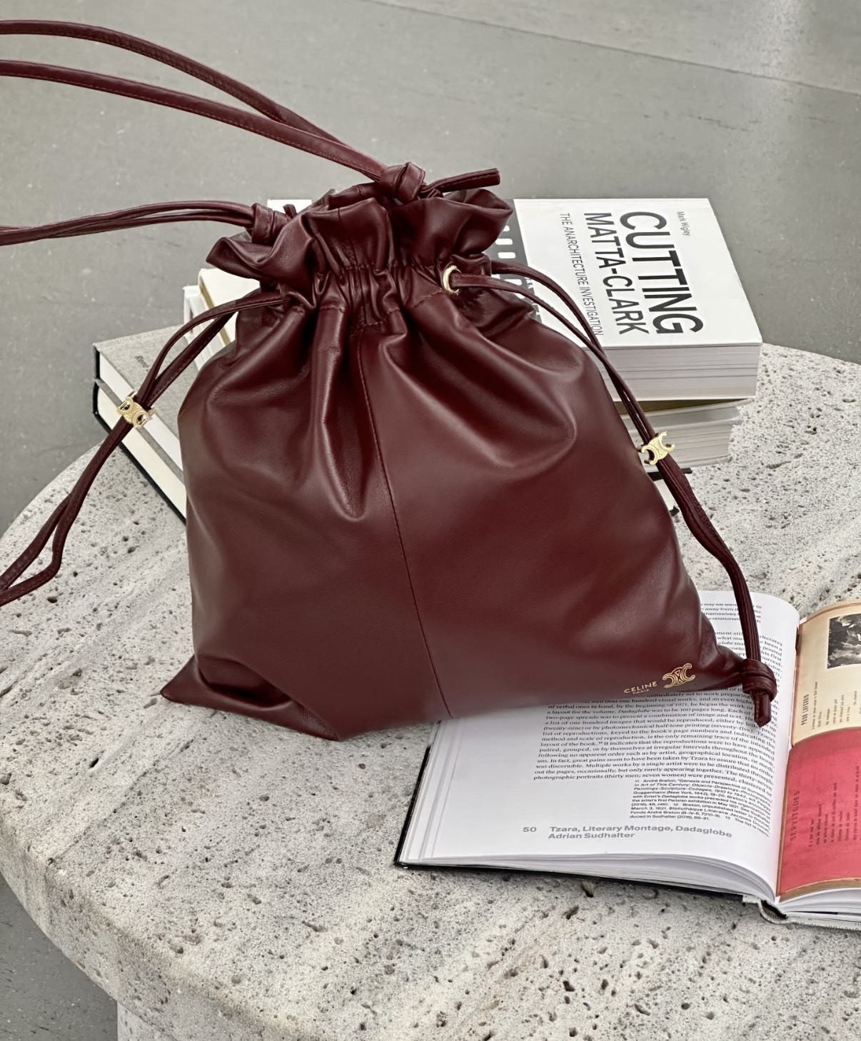 精選貨品優惠💖新款🆕訂貨📮Celine Crystal Pouch  Size 32x29cm