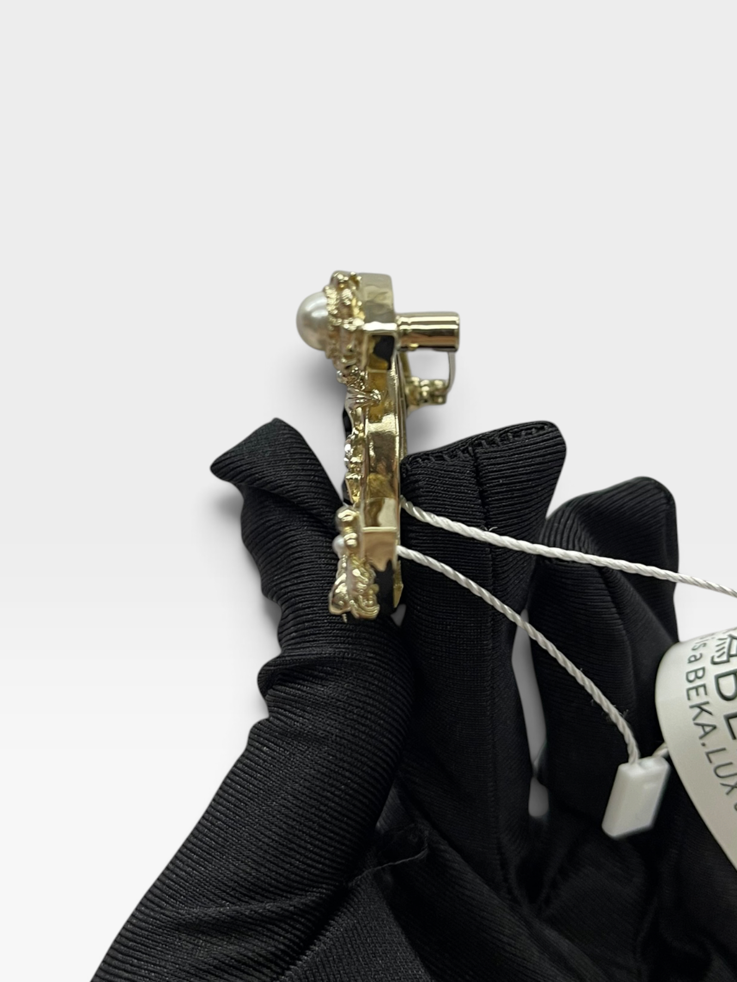 Pre-Owned CHANEL CC Floral Leaf Pearl and Crystal Brooch / Product Code: 091405