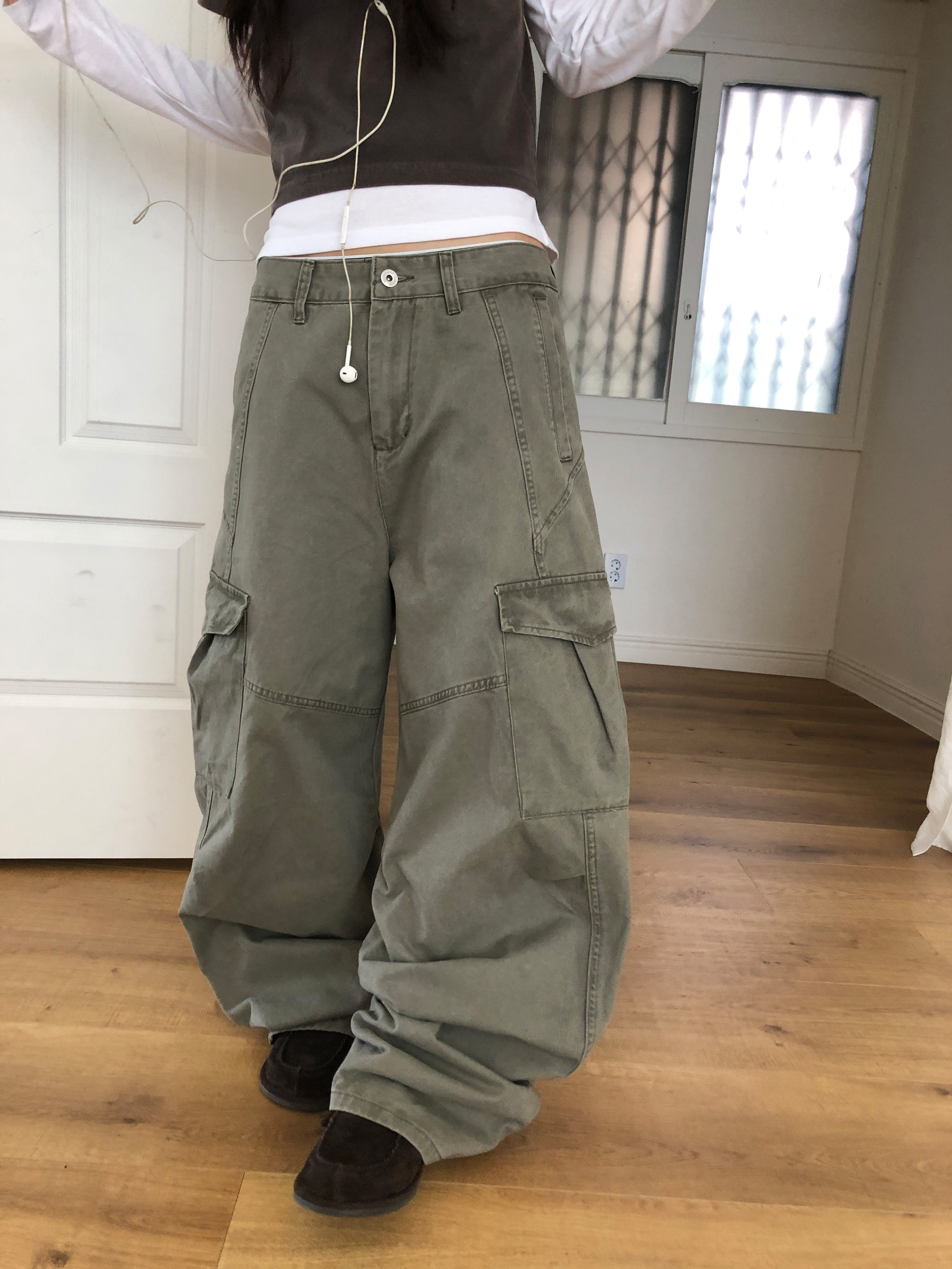 Cotton Wide-Leg Cargo Pants