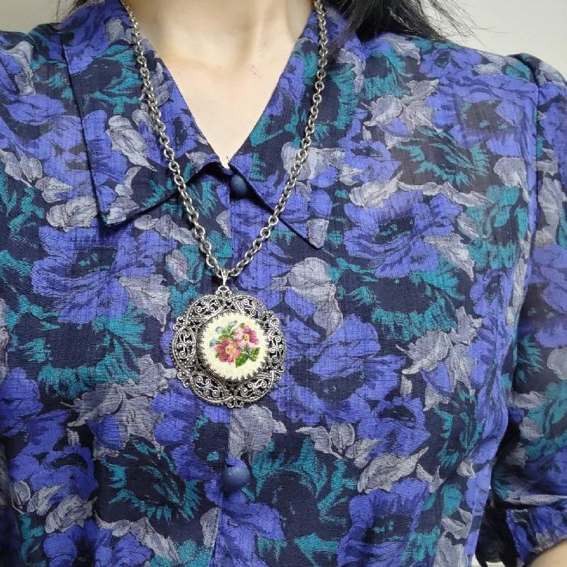 Vintage C.a.1960s Austrian Petit Needlepoint Floral Silver Tone Large Pendant Necklace (NZ007)