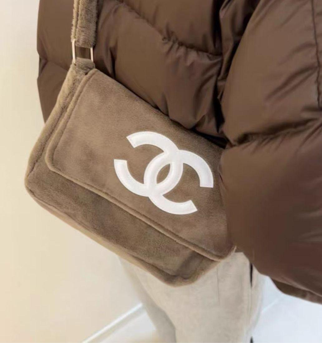 Chanel Précision VIP 毛巾袋 