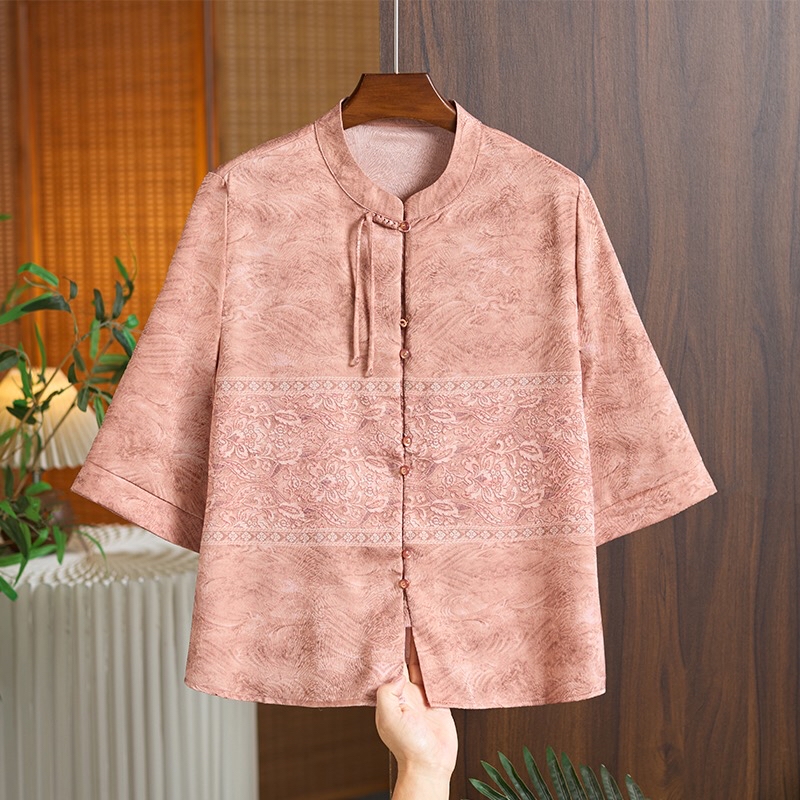 B67(2020) 新中式复古真丝横排刺绣前排珠钮粉绿上衣