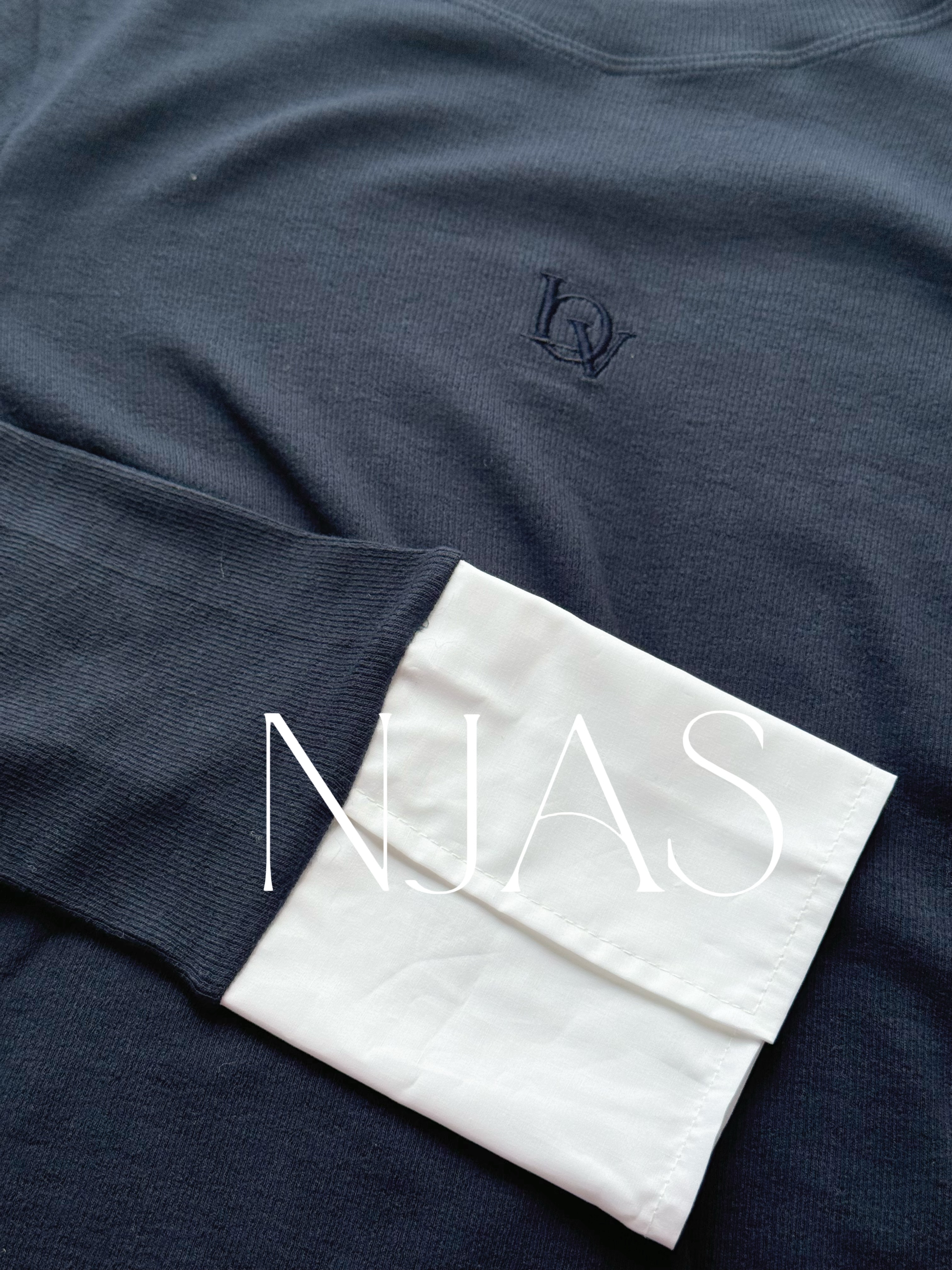 Feminine stretchy cuff tee 