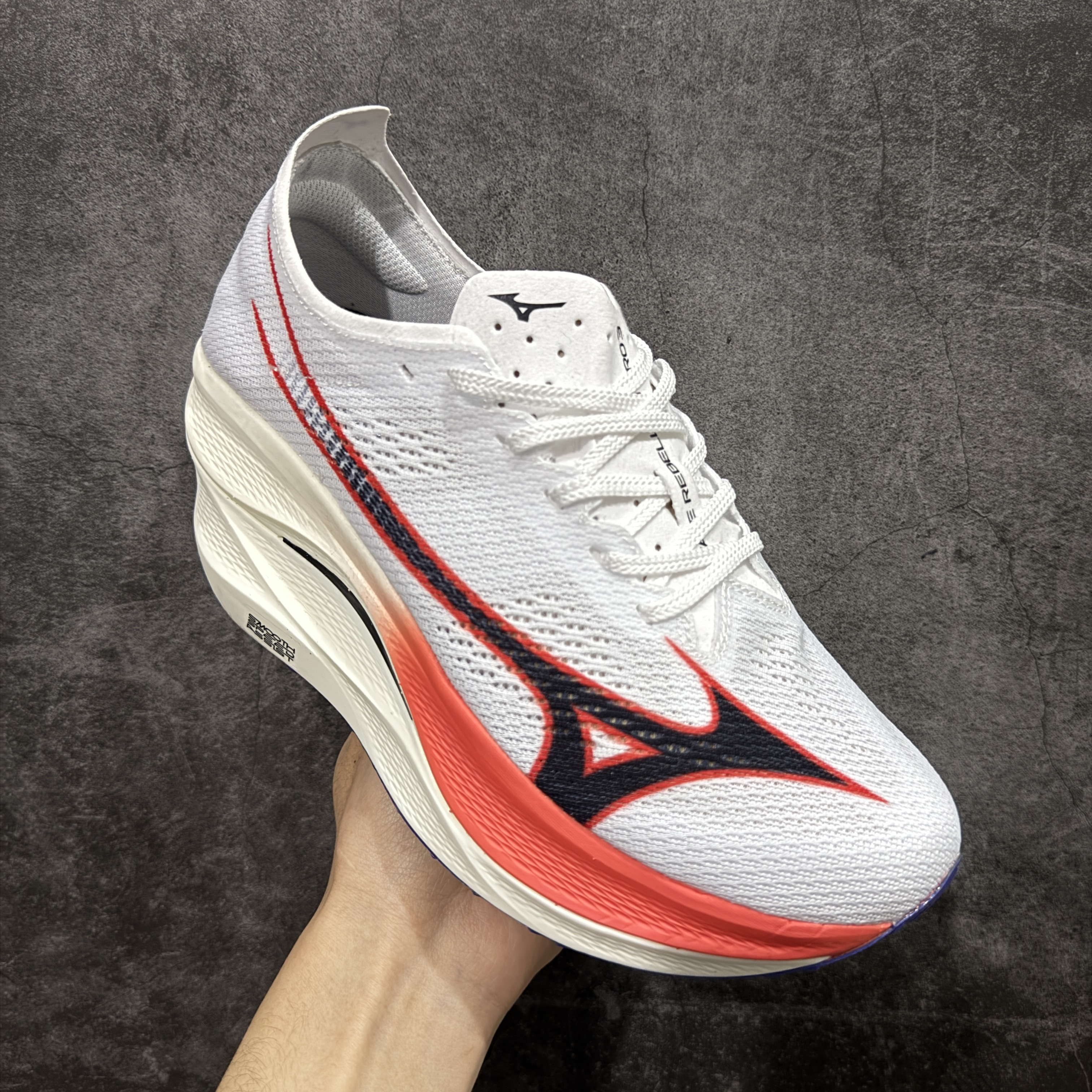Mizuno Wave Rebellion Pro 3