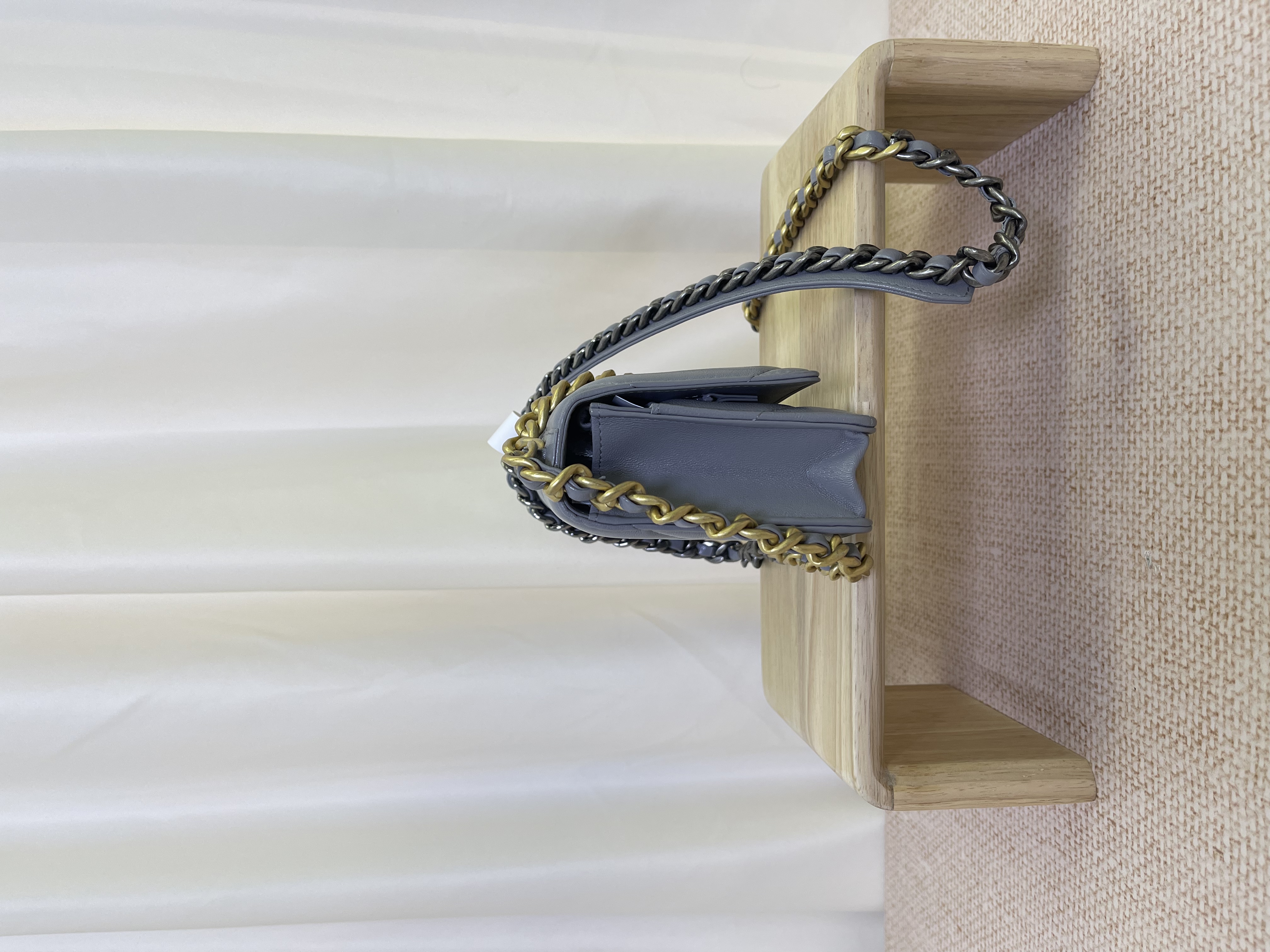 直播貨品 |  [1個-$100 2個-$300］BB05