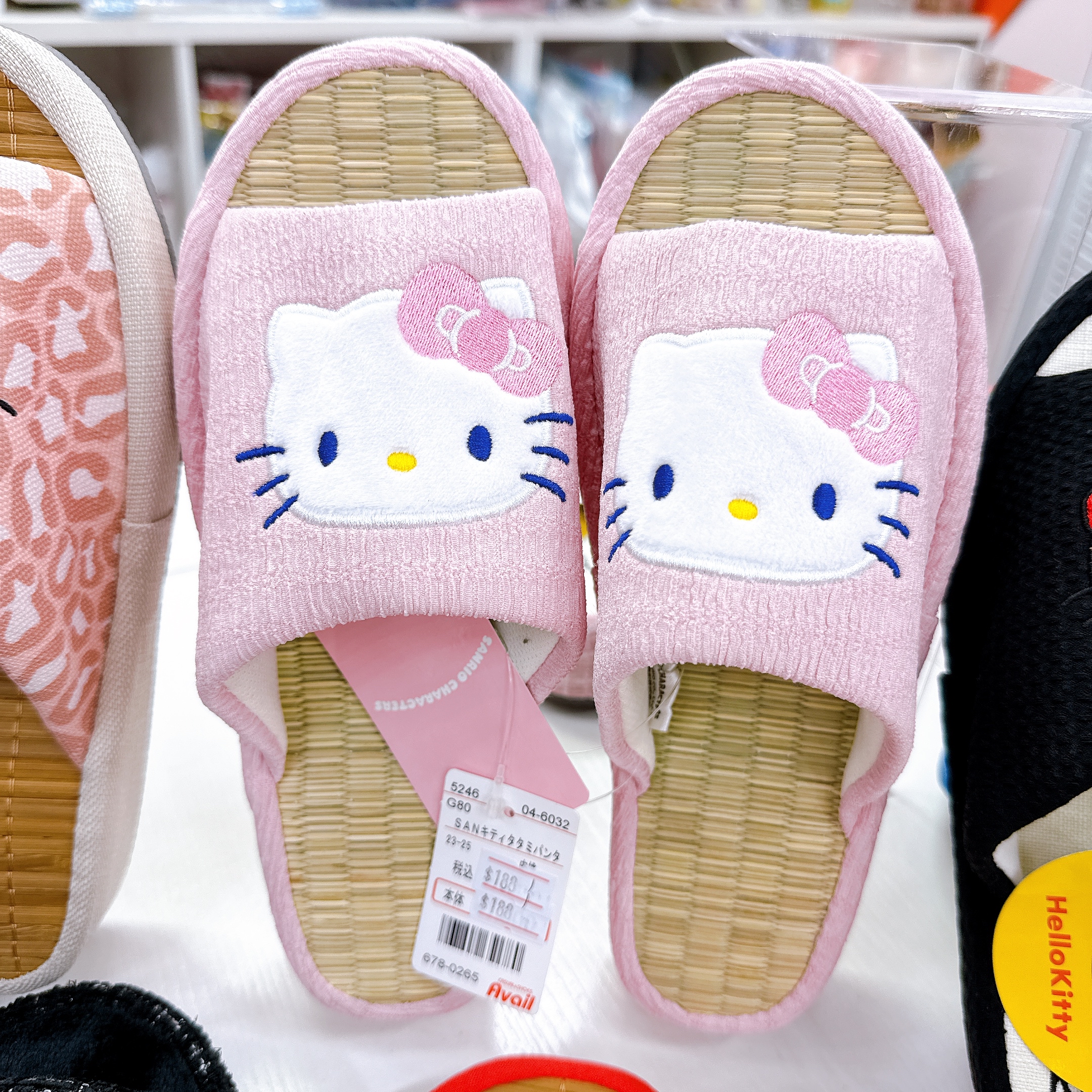 日本直送日本限定多款Hello Kitty竹蓆拖鞋23至25 cm