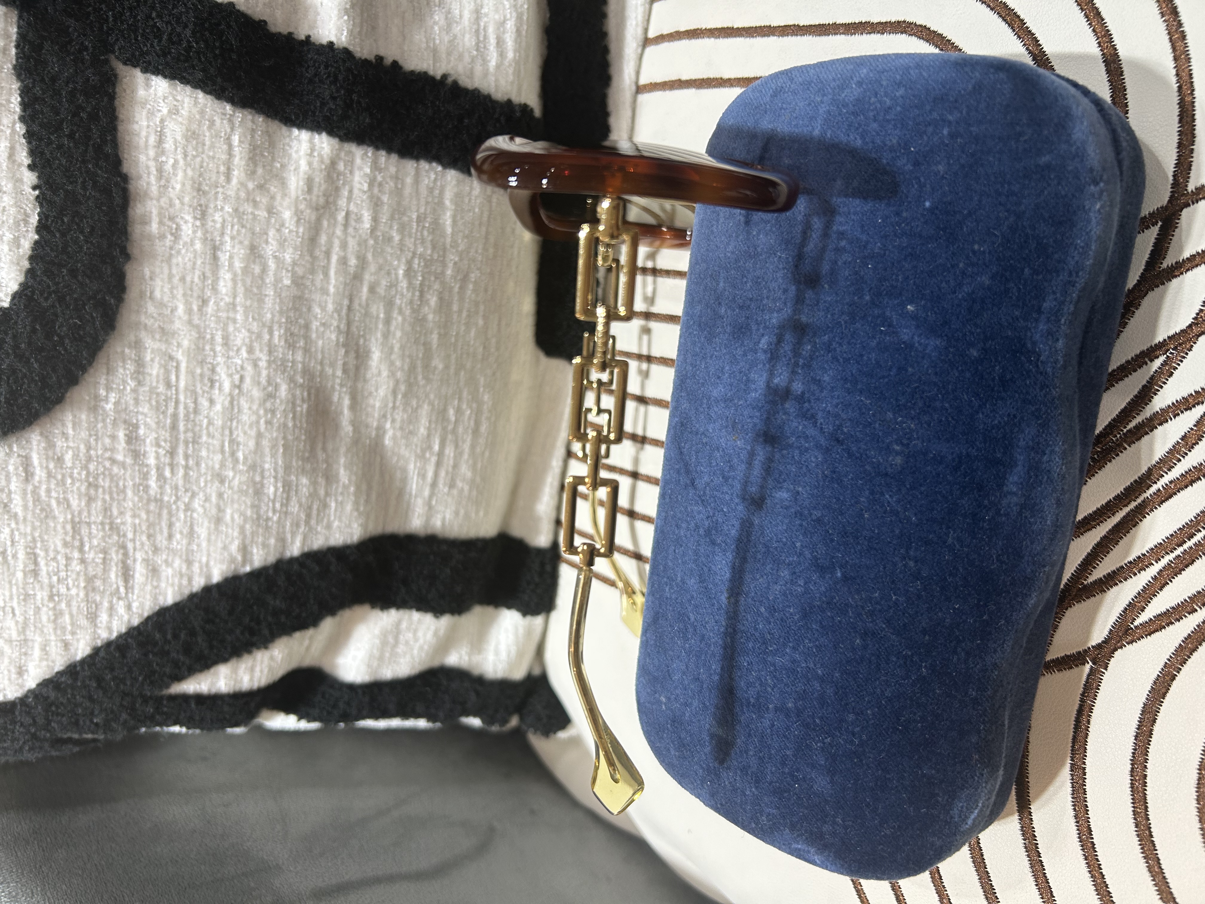 Gucci sunglasses GG0499S  100%Authentic ,95%new ✅dust bag✅box 