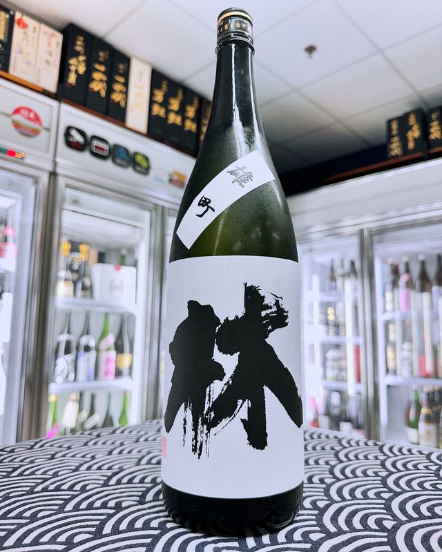 林　雄町３本 林純米吟醸雄町1800ML (7603) 2024.09 | Sakedream Co.