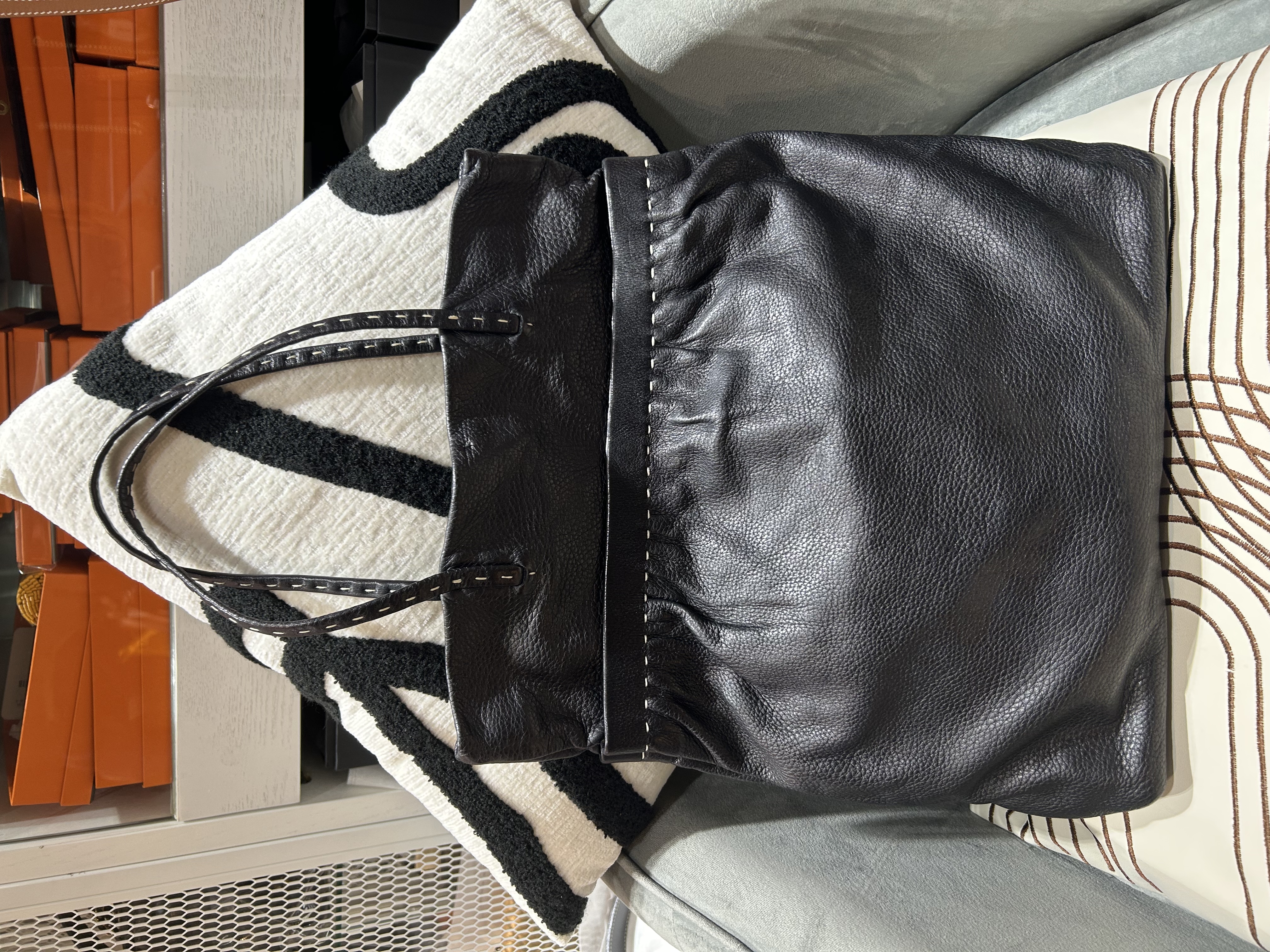 Miu Miu Tote Bag Black calfskin 100%Authentic, 