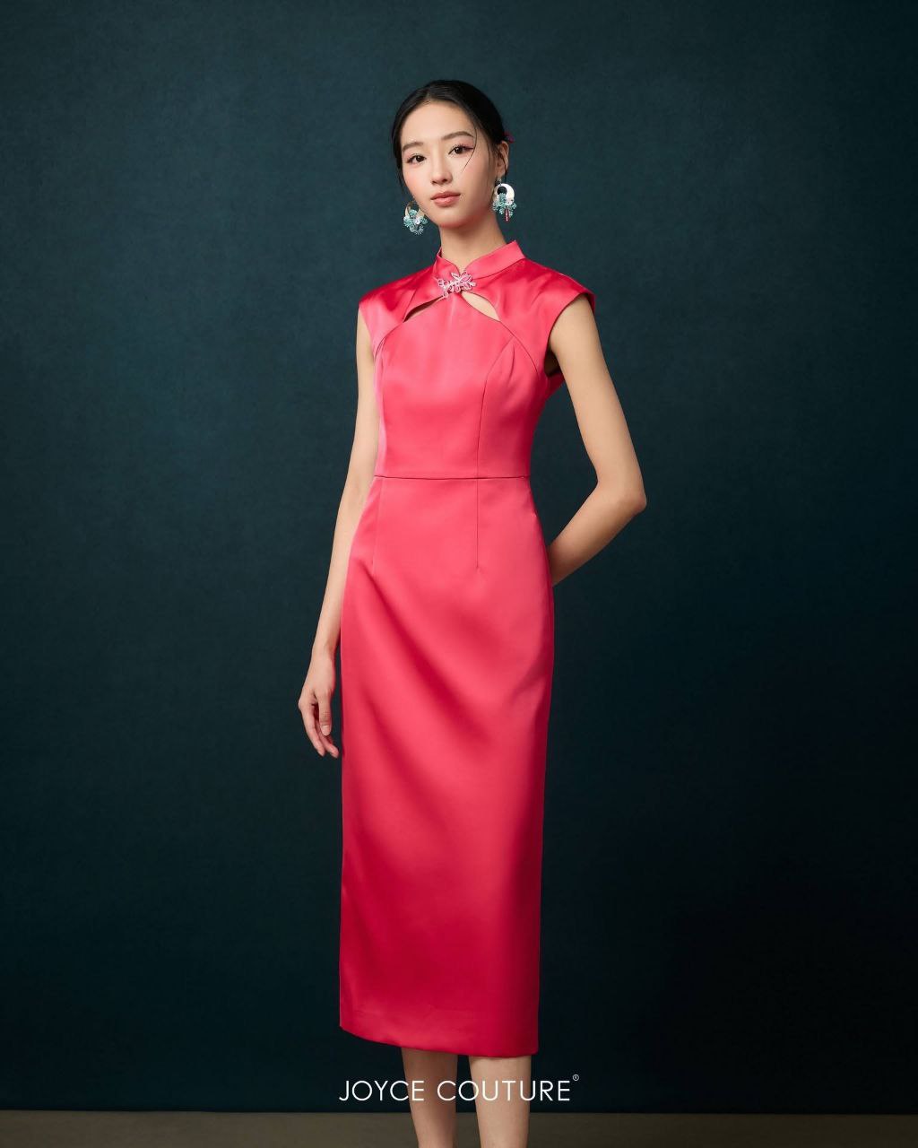 现代旗袍后开叉 D0365