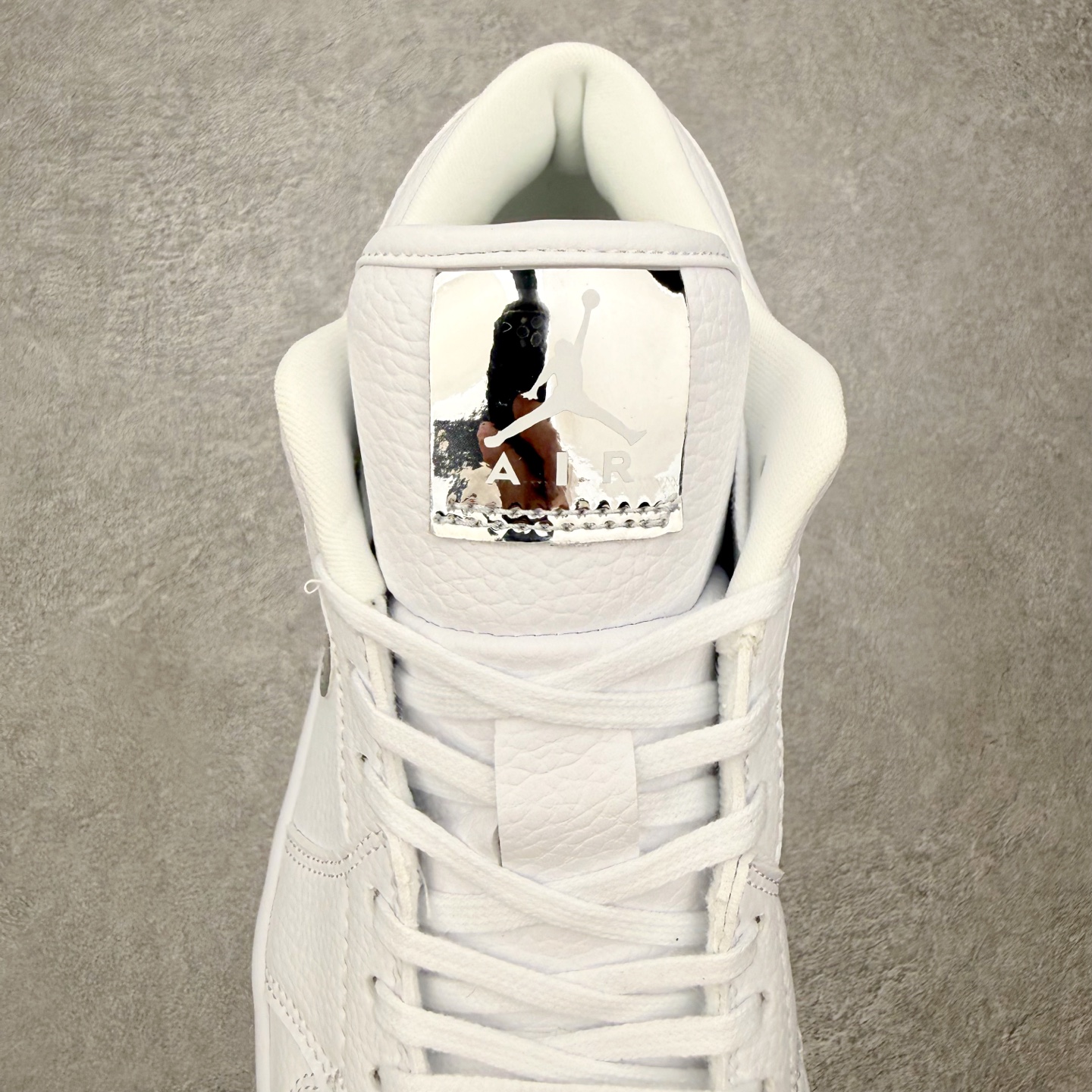 Nike Air Jordan 1 Low IQ9381-100