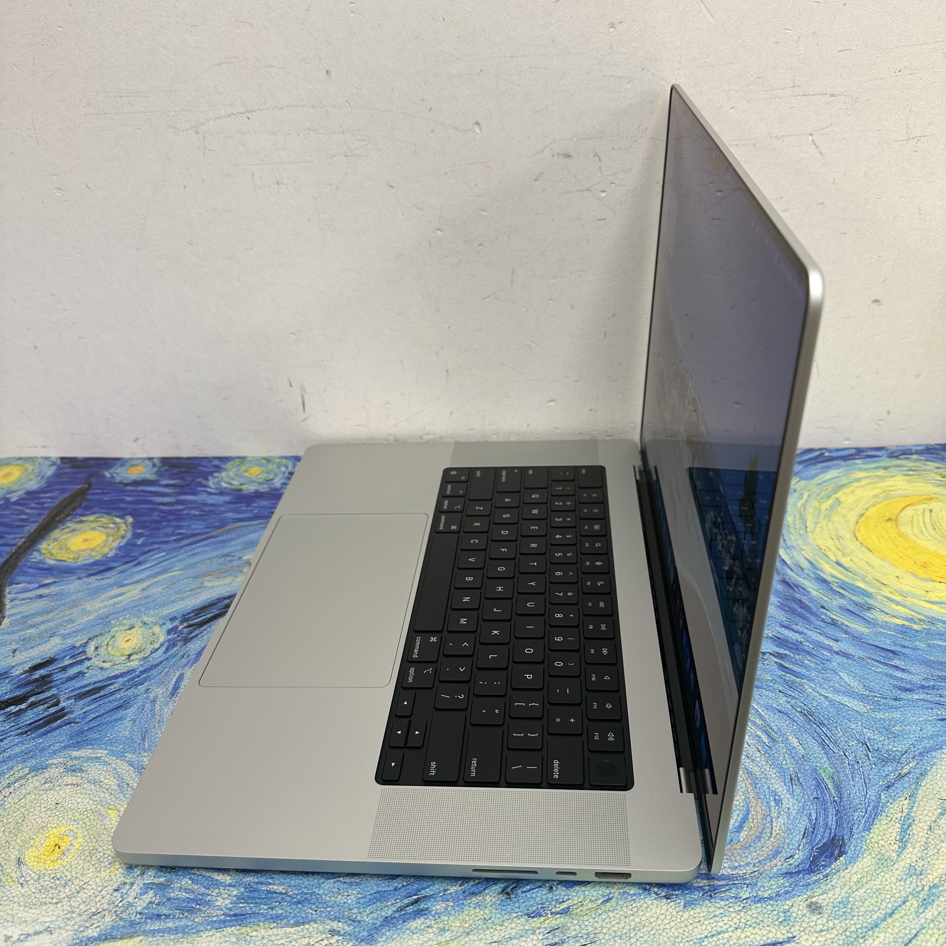 （抵用🤩M1 Max CPU MacBook 16 寸)APPLE  MacBook Pro 2021/ M1 Max CPU / 32GB Ram/1TB SSD/32核心GPU/10核心 CPU/Liquid Retina XDR Mon/16寸/銀色 / 畫圖/剪片/ Gaming Laptop