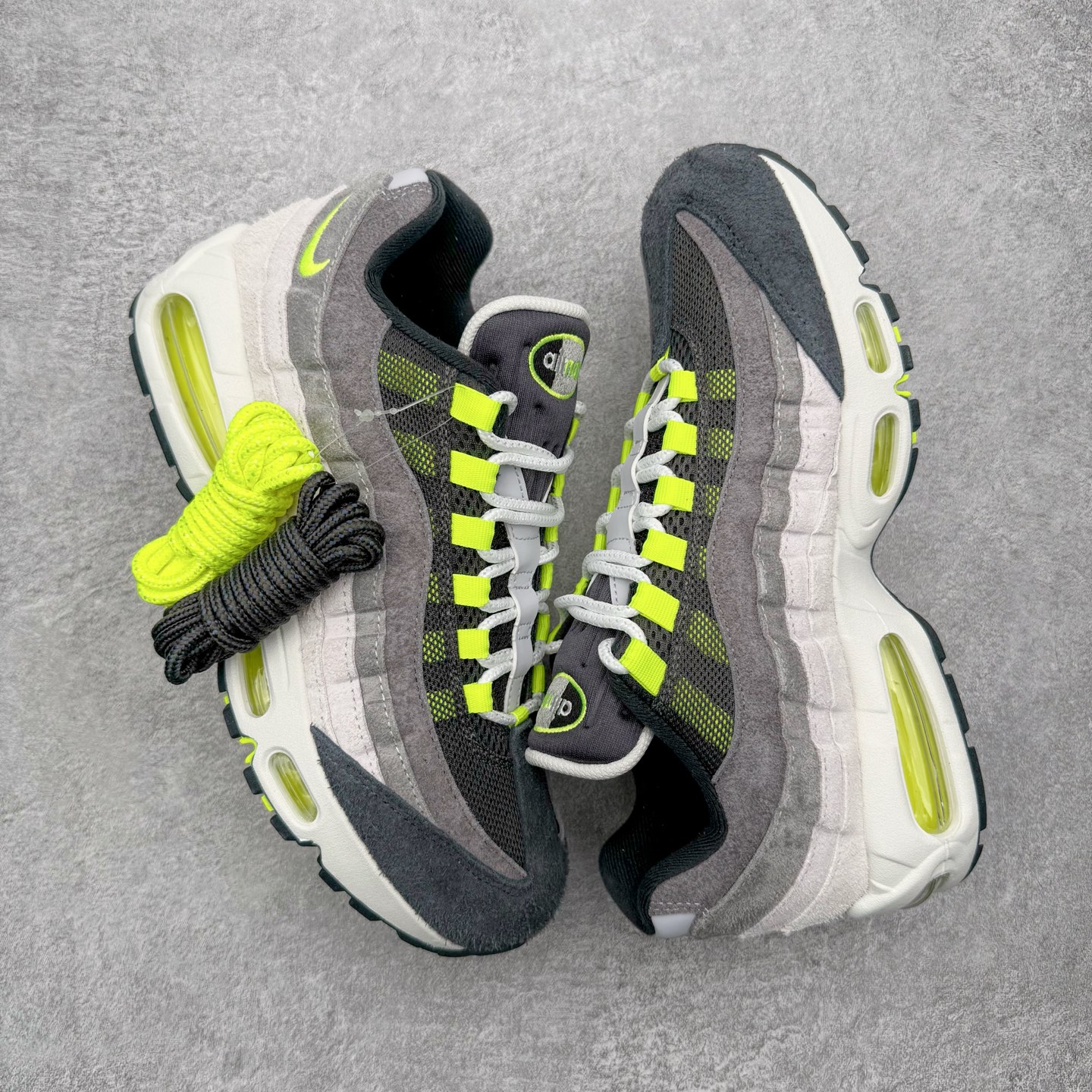 Nike Air Max 95 OG "Reverse Neon" HM4740-001