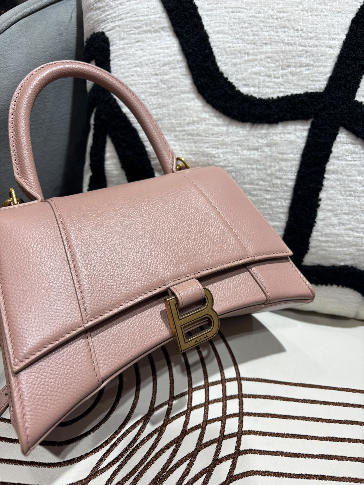 Balenciaga Nude Calfskin Hourglass 2 way bag 593546 100%Authentic, 98%New ✅Dust Bag
