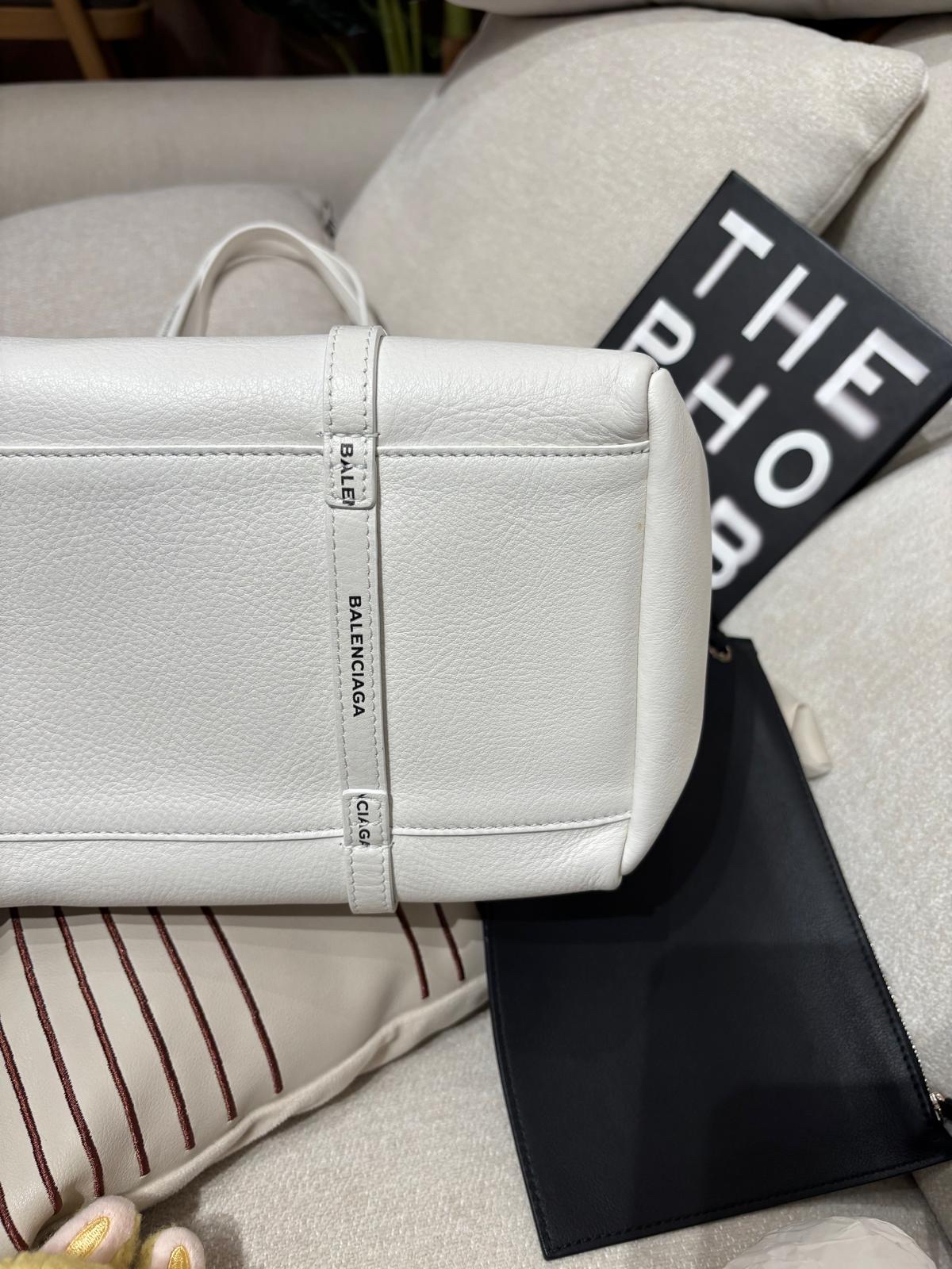 Balenciaga Everyday Tote Bag Calfskin 100%Authentic, 98%New ✅Dust bag