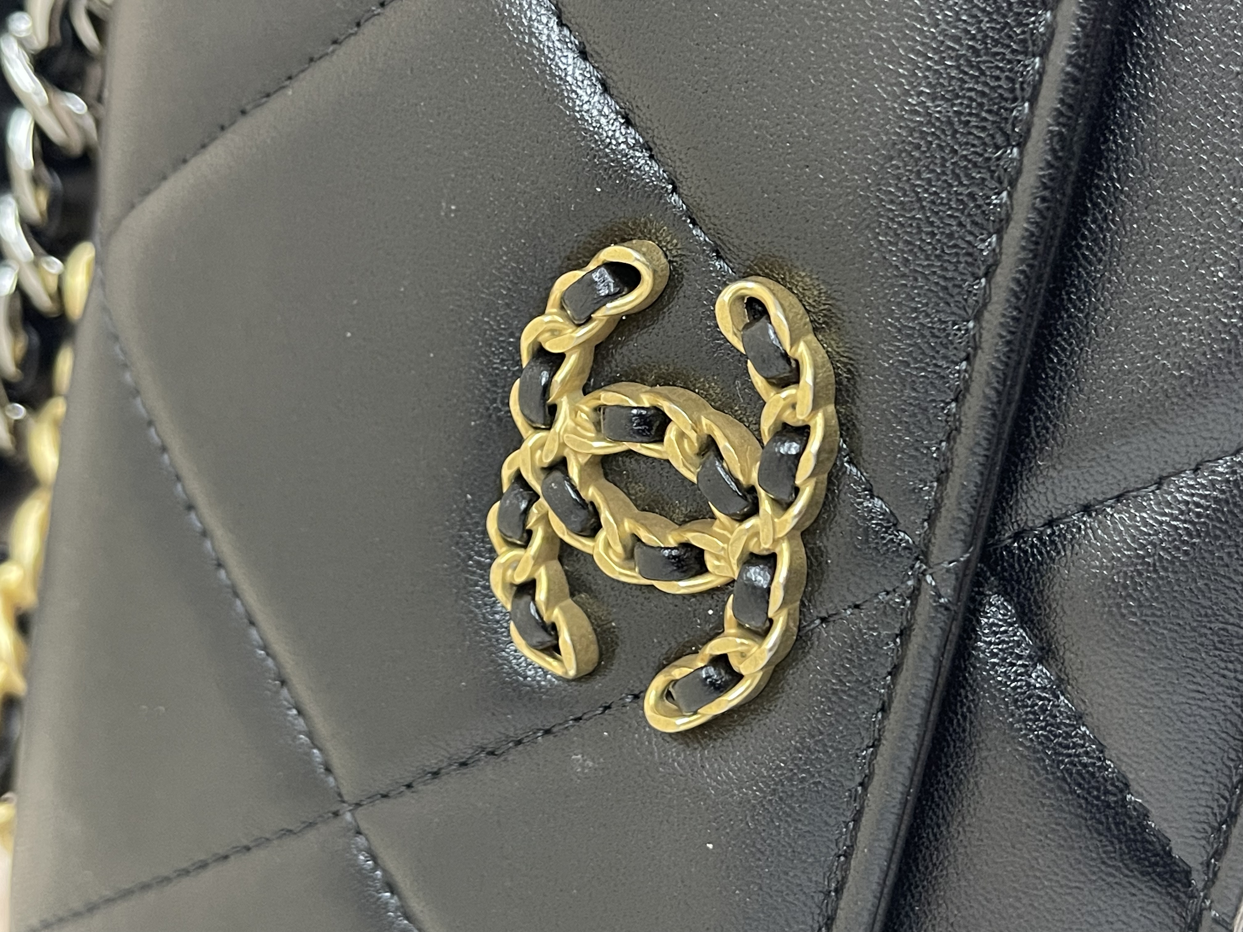 Pre-owned Chanel 19 WOC/ Product Code: 26060809