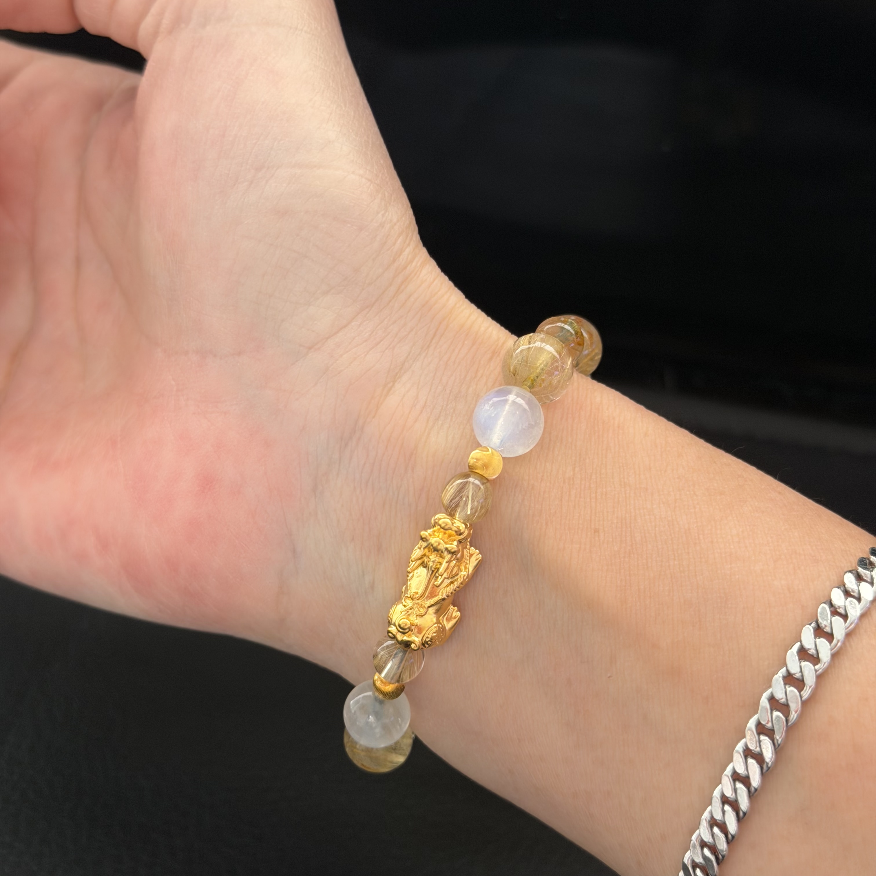 999硬金貔貅+硬金金珠襯金髮晶&月亮石手串